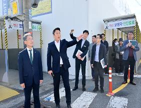 김종섭 부의장, 남외중학교 통학로 도보 점검