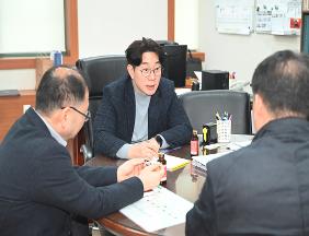 방인섭 예산결산특별위원장, KTX울산역 복합환승센터사업 해법 모색