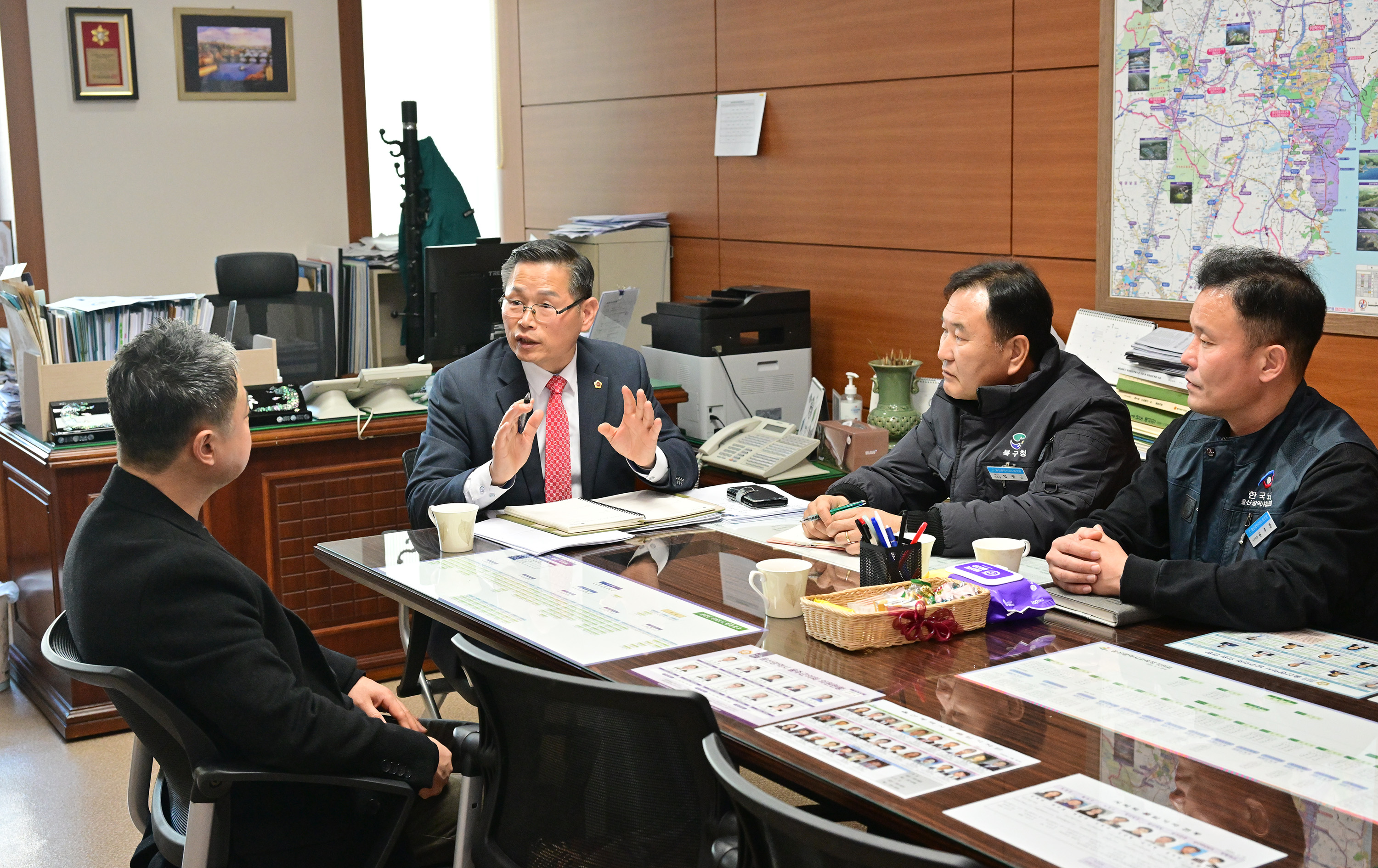 문석주 산업건설위원장, 환경미화원 청소지휘소 이전 및 처우개선을 위한 간담회1