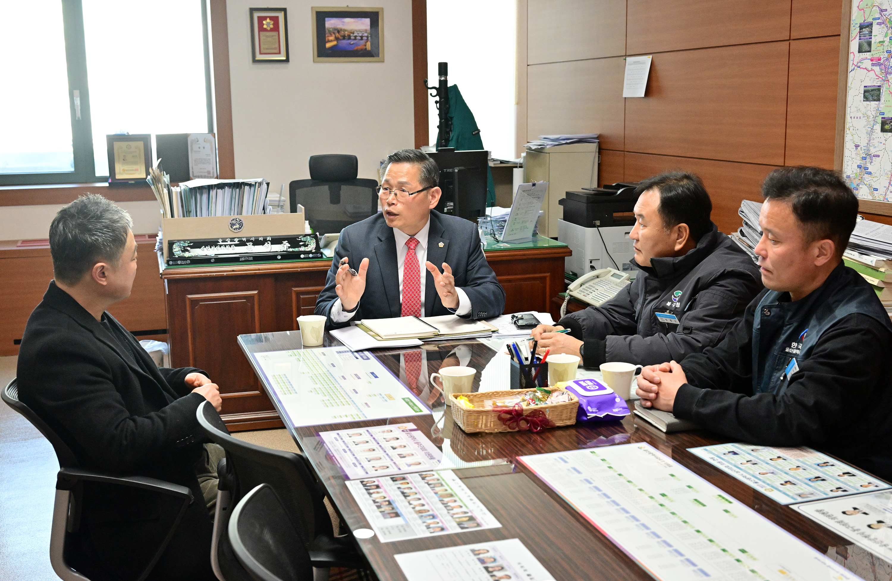 문석주 산업건설위원장, 환경미화원 청소지휘소 이전 및 처우개선을 위한 간담회3