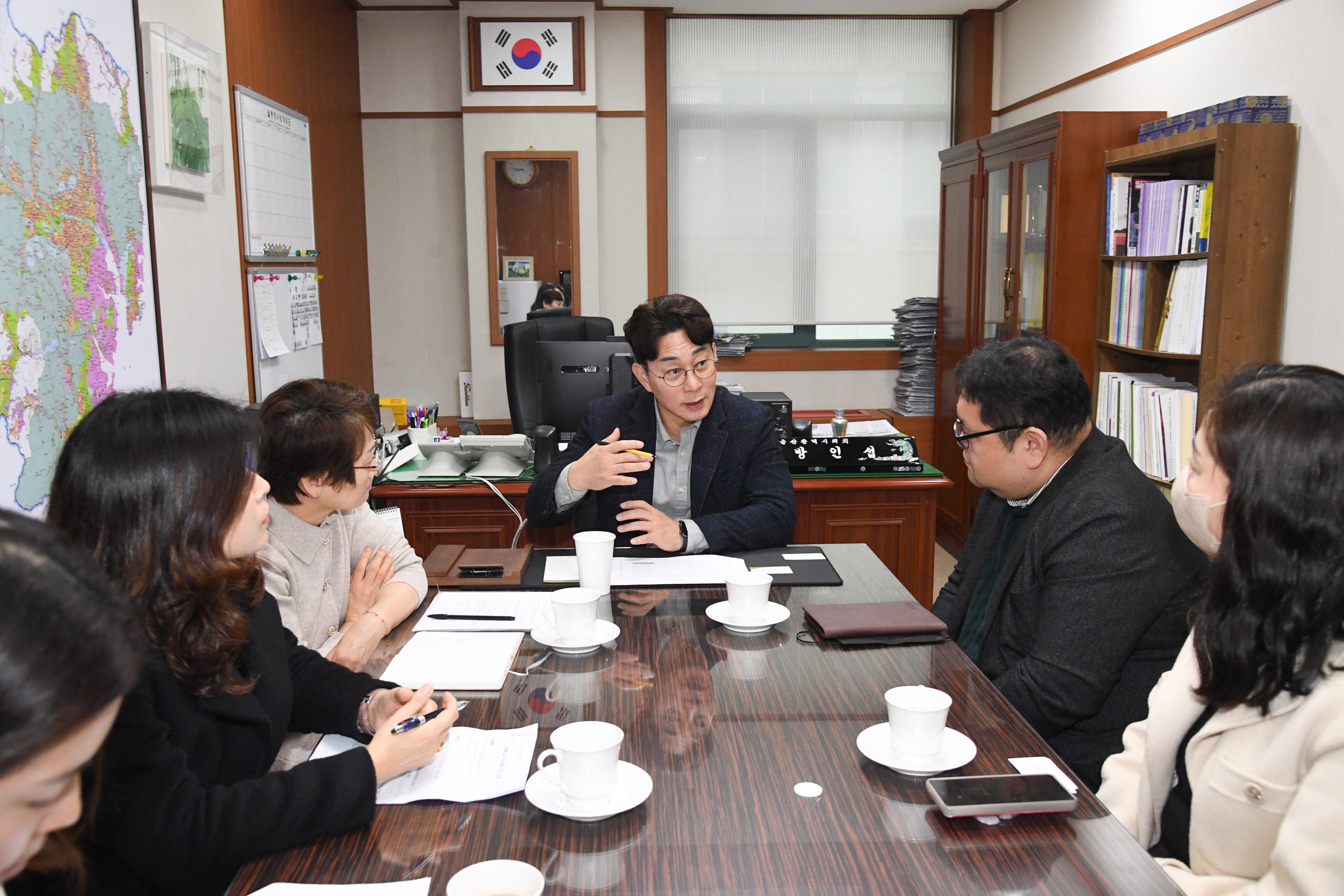 방인섭 환경복지부위원장, 가족센터 사회복지시설 종사자들과 처우개선수당 관련 간담회1