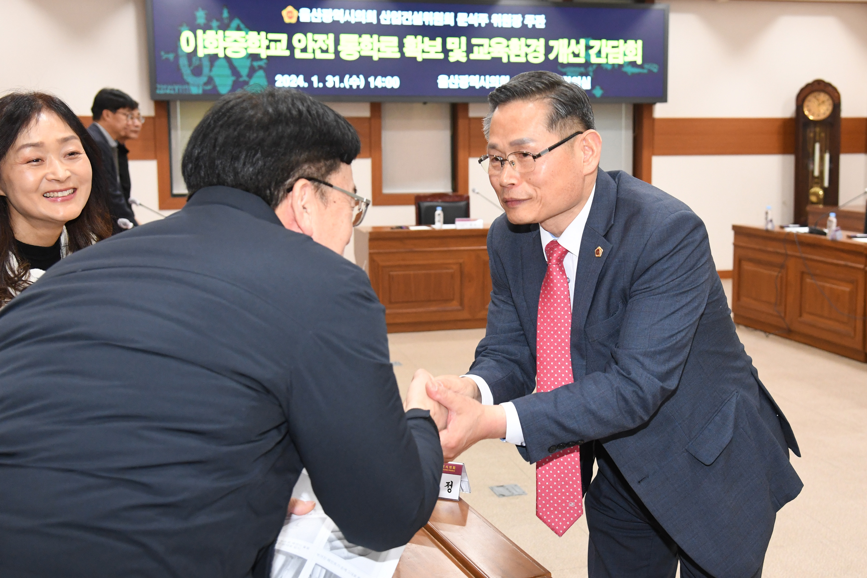 문석주 산업건설위원장, 이화중 안전한 통학로 환경조성을 위한 주민간담회10