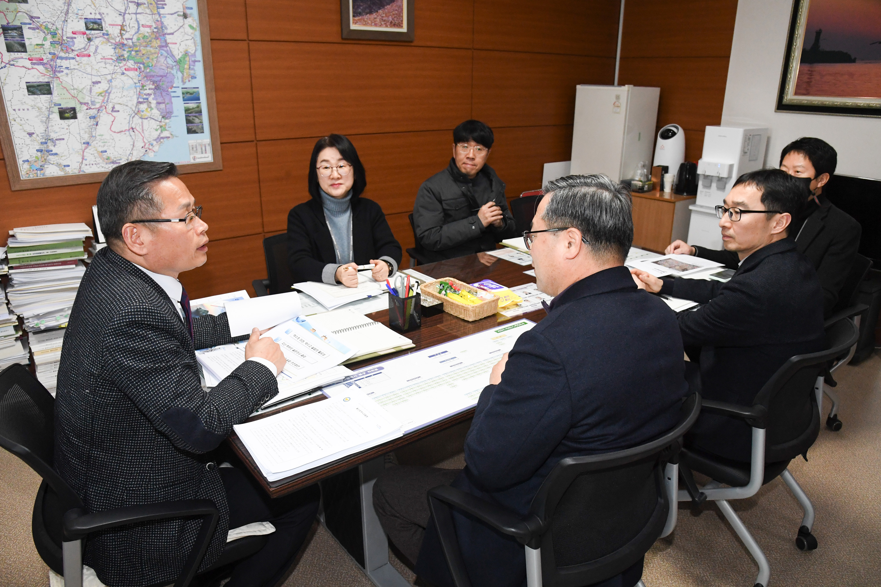 문석주 산업건설위원장, 이화중학교 앞 교통시설물 설치 관련 예산확보 등 논의4