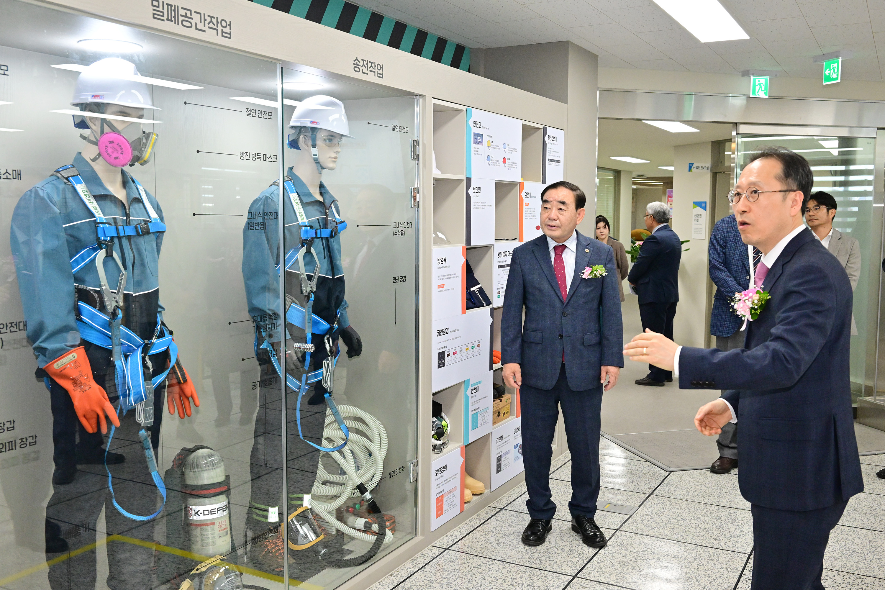  김기환 의장, 한국폴리텍대학 울산캠퍼스 신산업·신기술융합 신설학과 개관식10