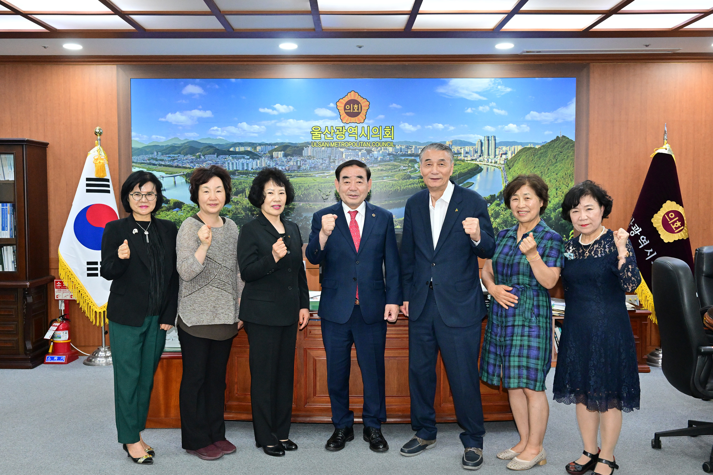 김기환 의장, 울산광역시아파트입주자대표회의연합회 회원들과 환담1