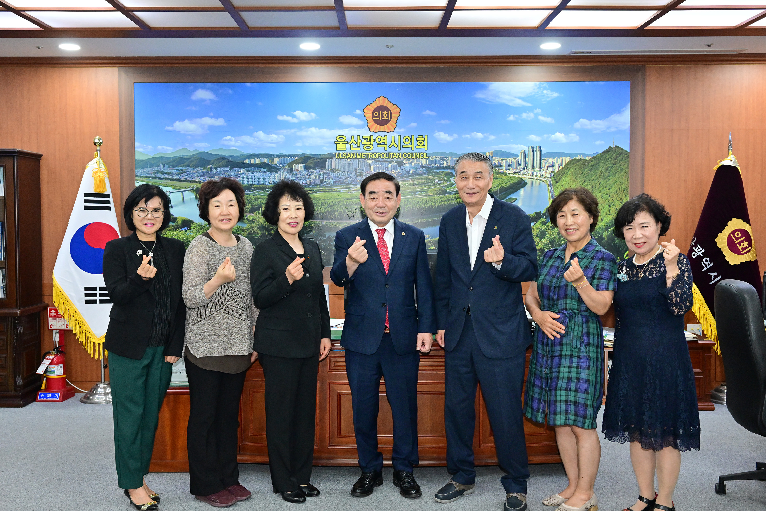 김기환 의장, 울산광역시아파트입주자대표회의연합회 회원들과 환담2