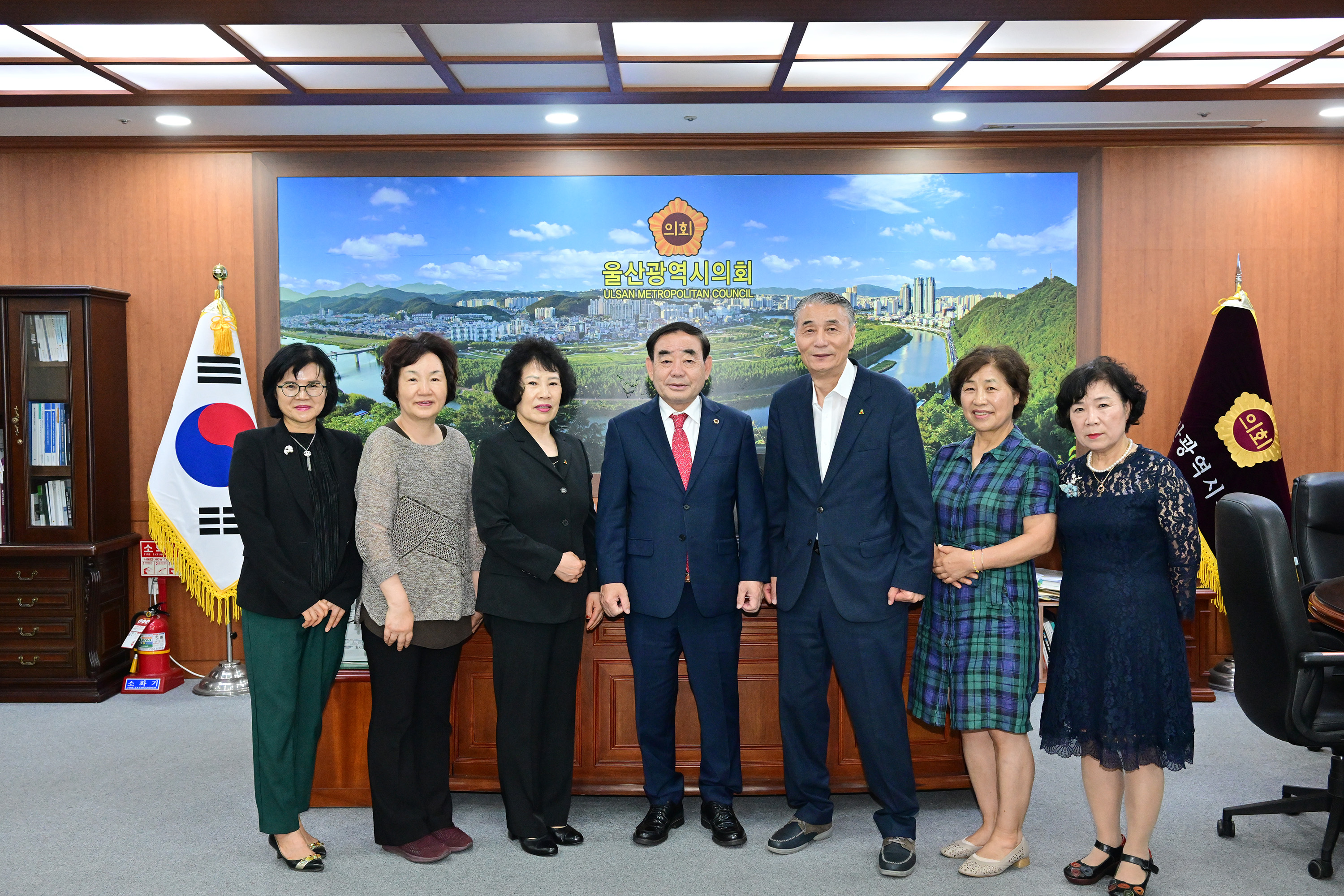 김기환 의장, 울산광역시아파트입주자대표회의연합회 회원들과 환담3