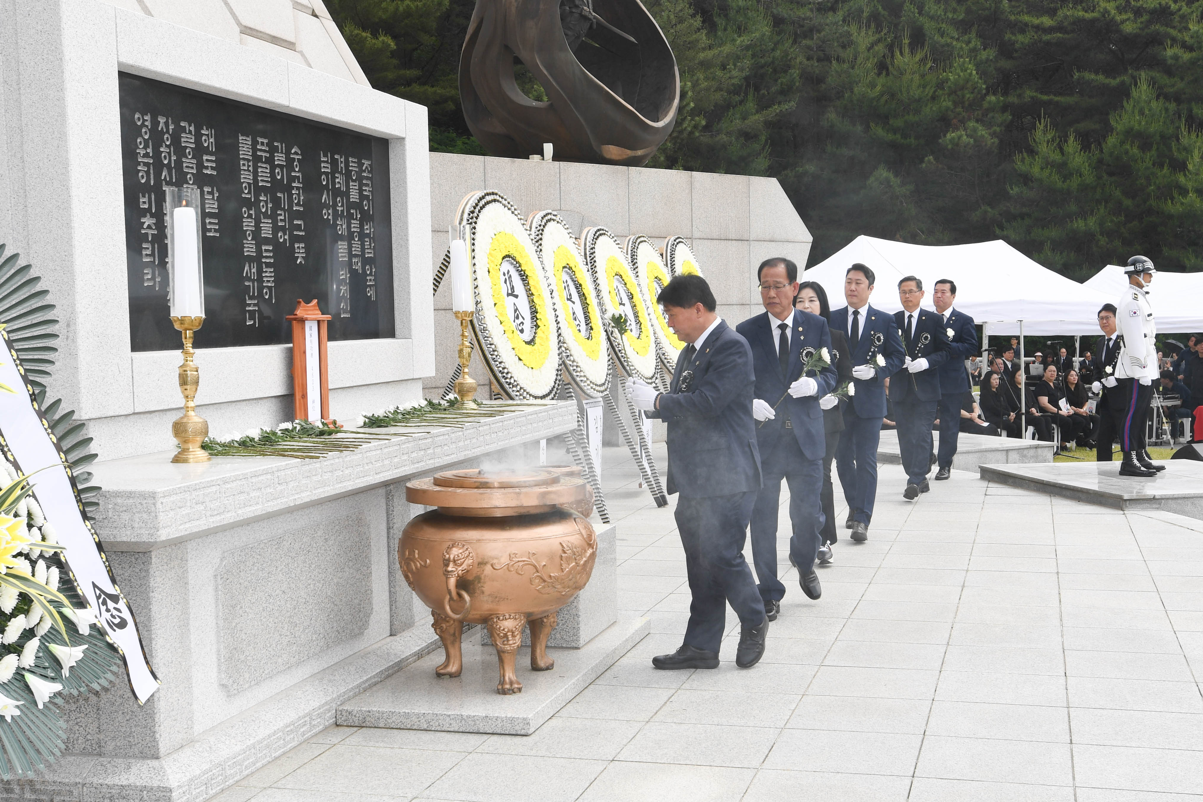 김기환 의장, 제69회 현충일 추념식7