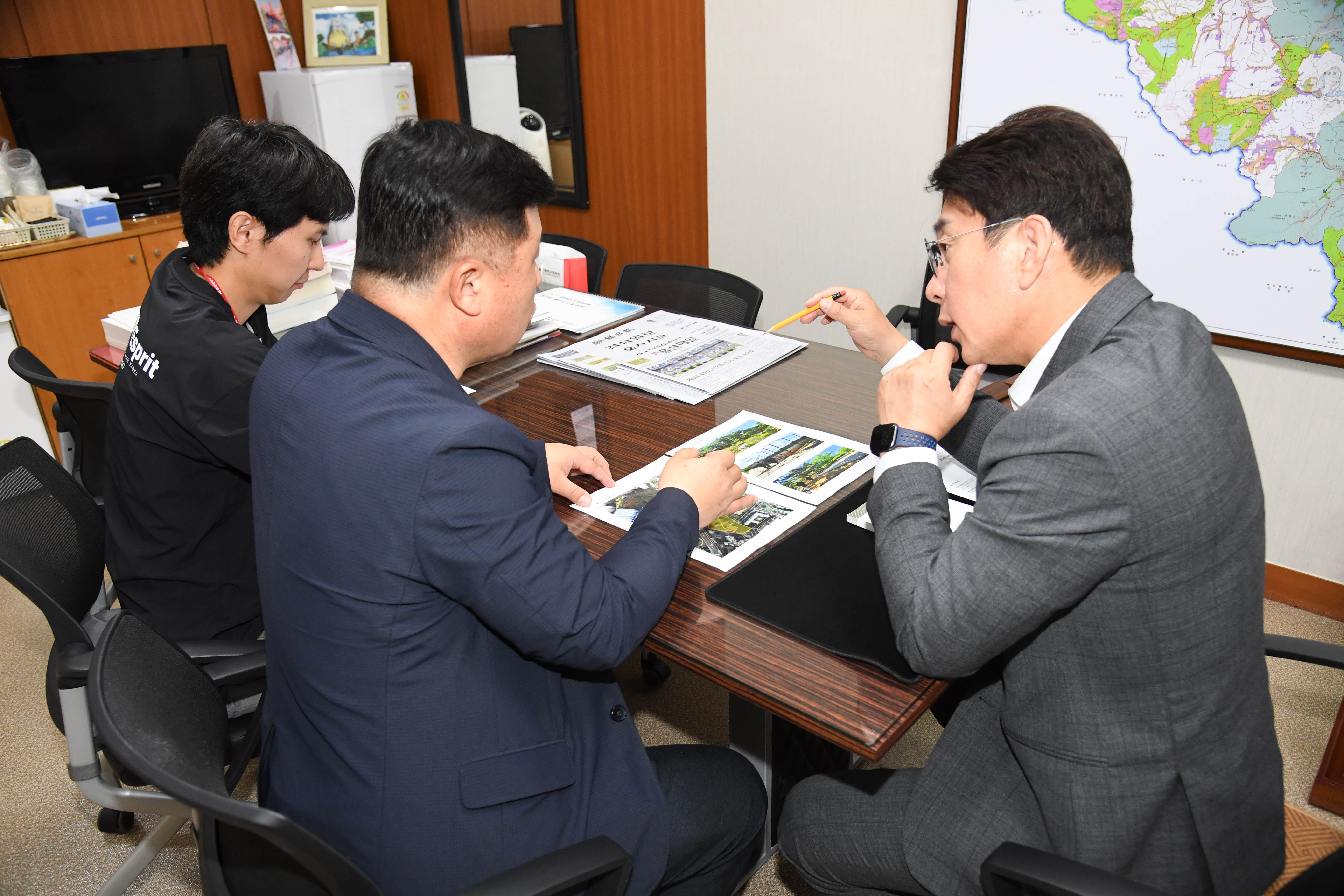 방인섭 환경복지부위원장, 무거배수지 부지 활용방안에 대한 의견 청취5