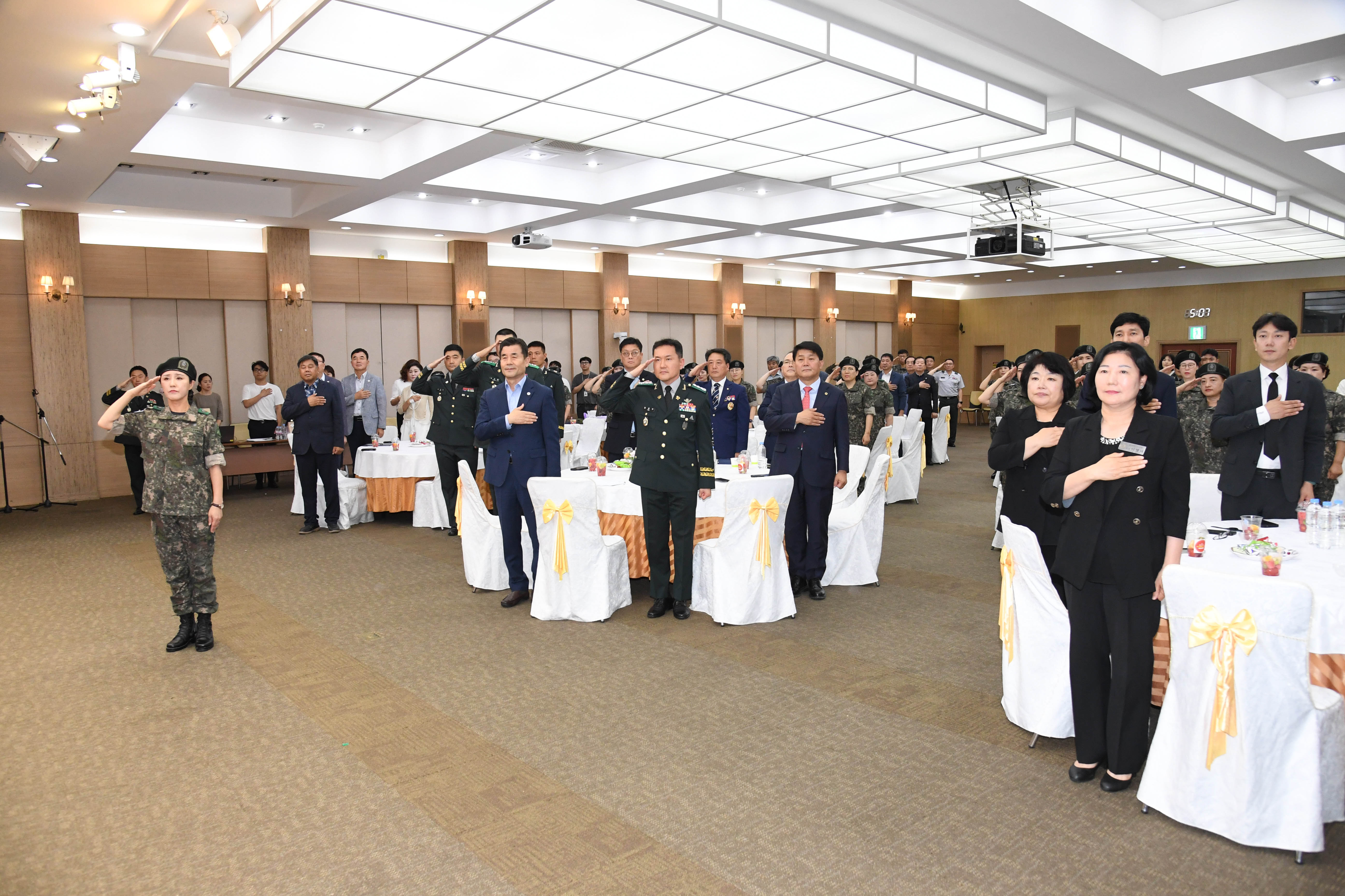 이성룡 의장, 중구여성예비군소대 창설 1주년 기념식5