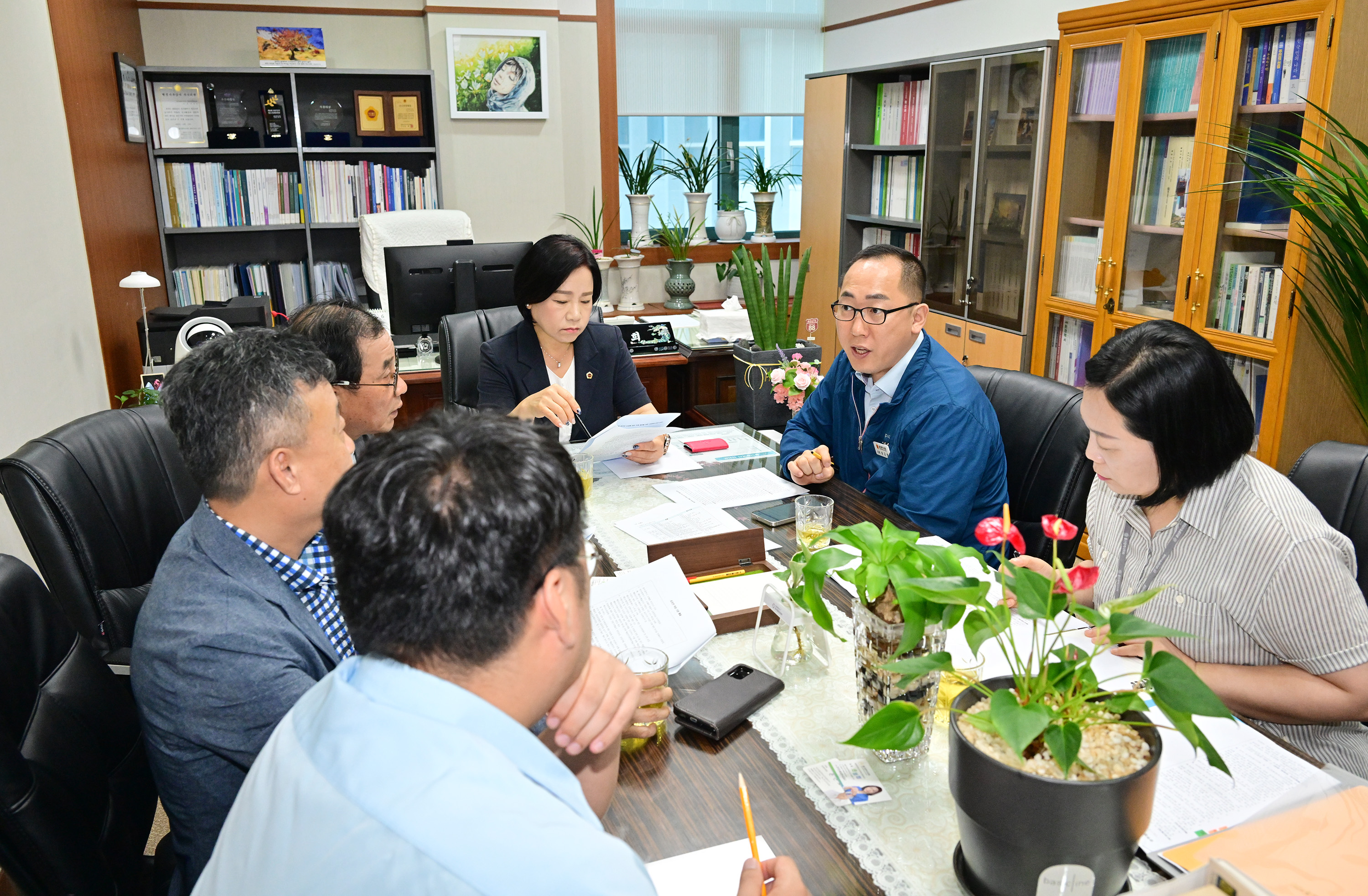 손명희·손근호 의원, 예술인 지위와 권리 보장 조례 제정 관련 논의3