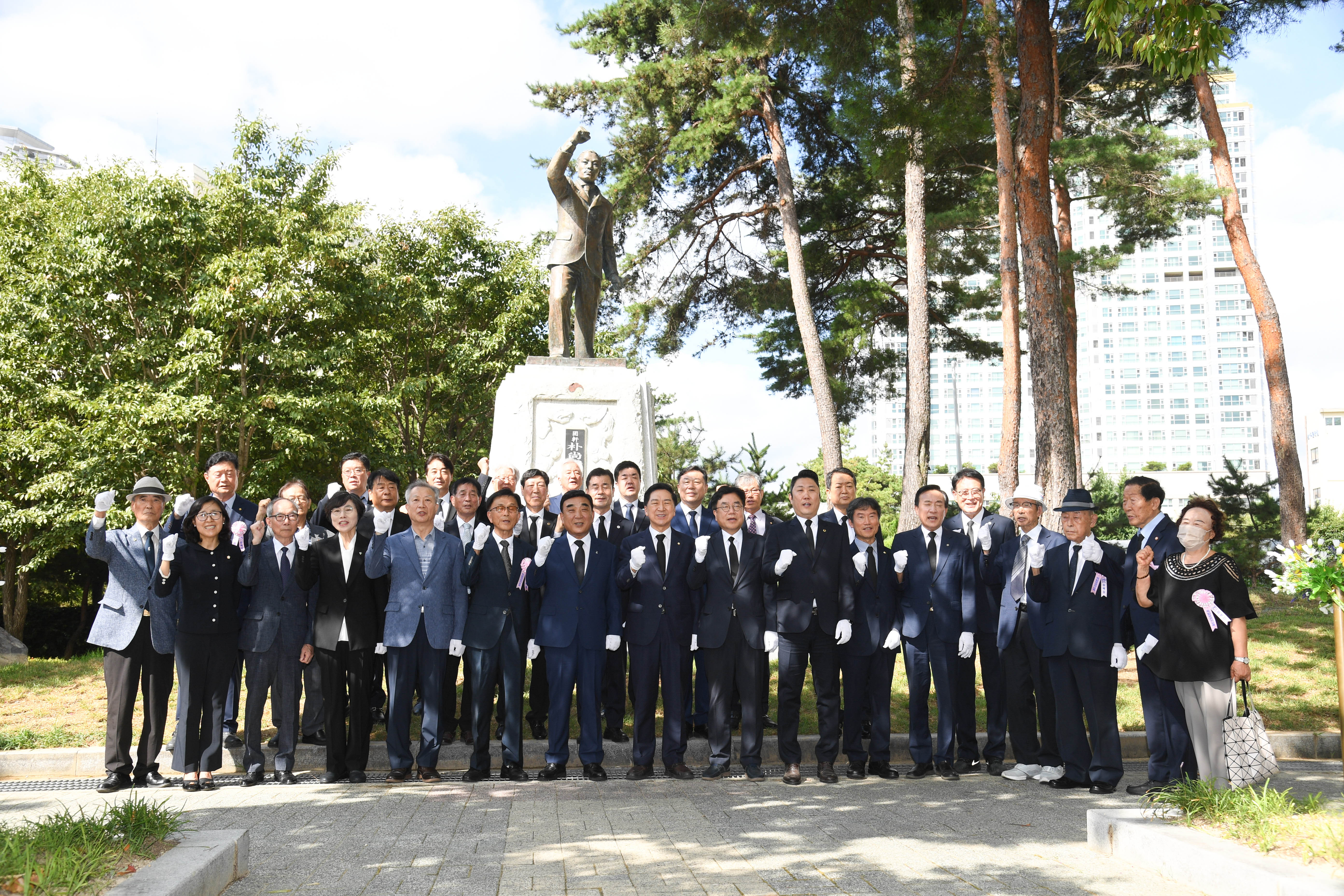 울산항일독립운동기념탑 참배 및 박상진 의사 동상 제막식7