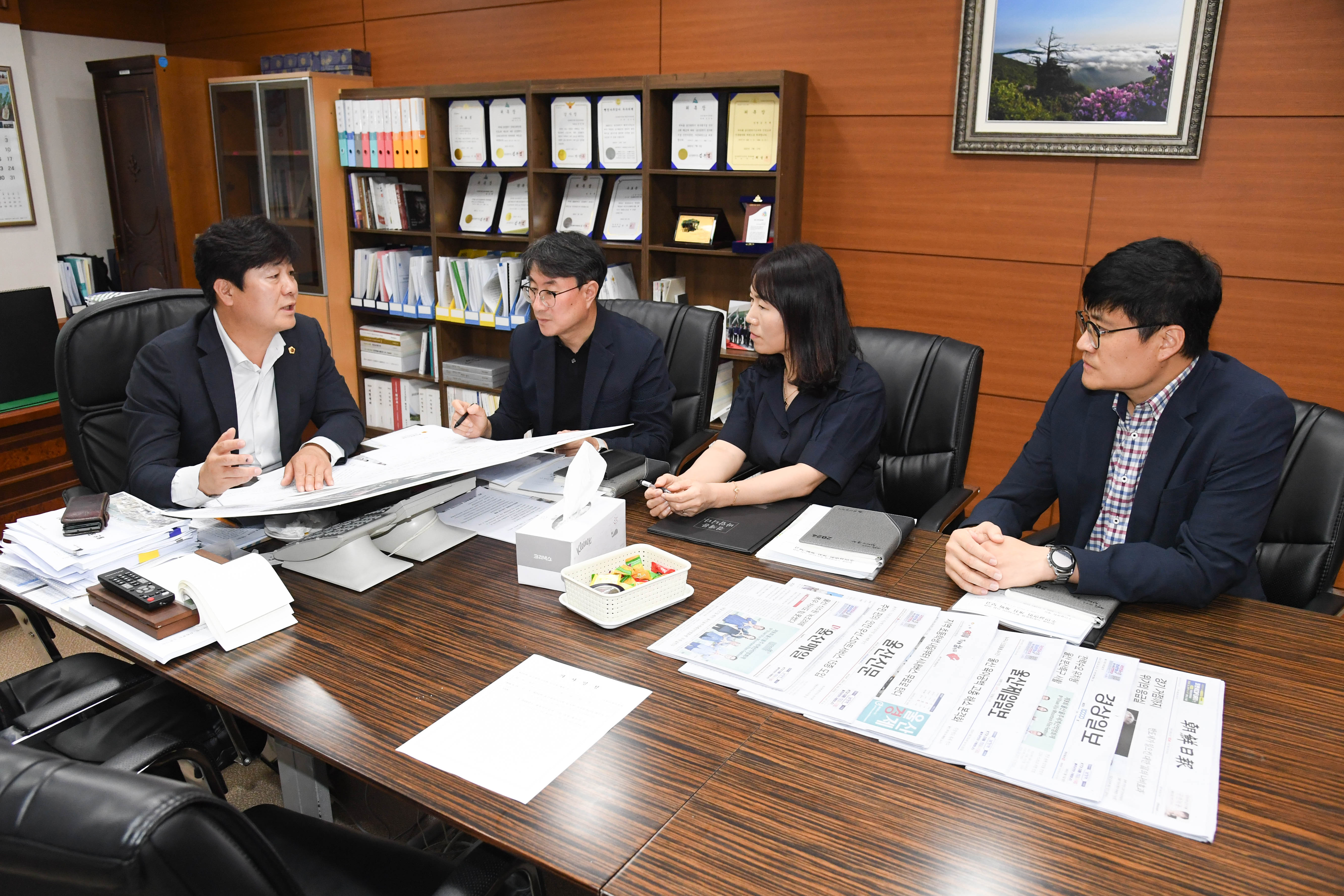 공진혁 의회운영위원장, 회야댐 리모델링(수문설치) 사업 기후대응댐 선정 관련 업무보고4