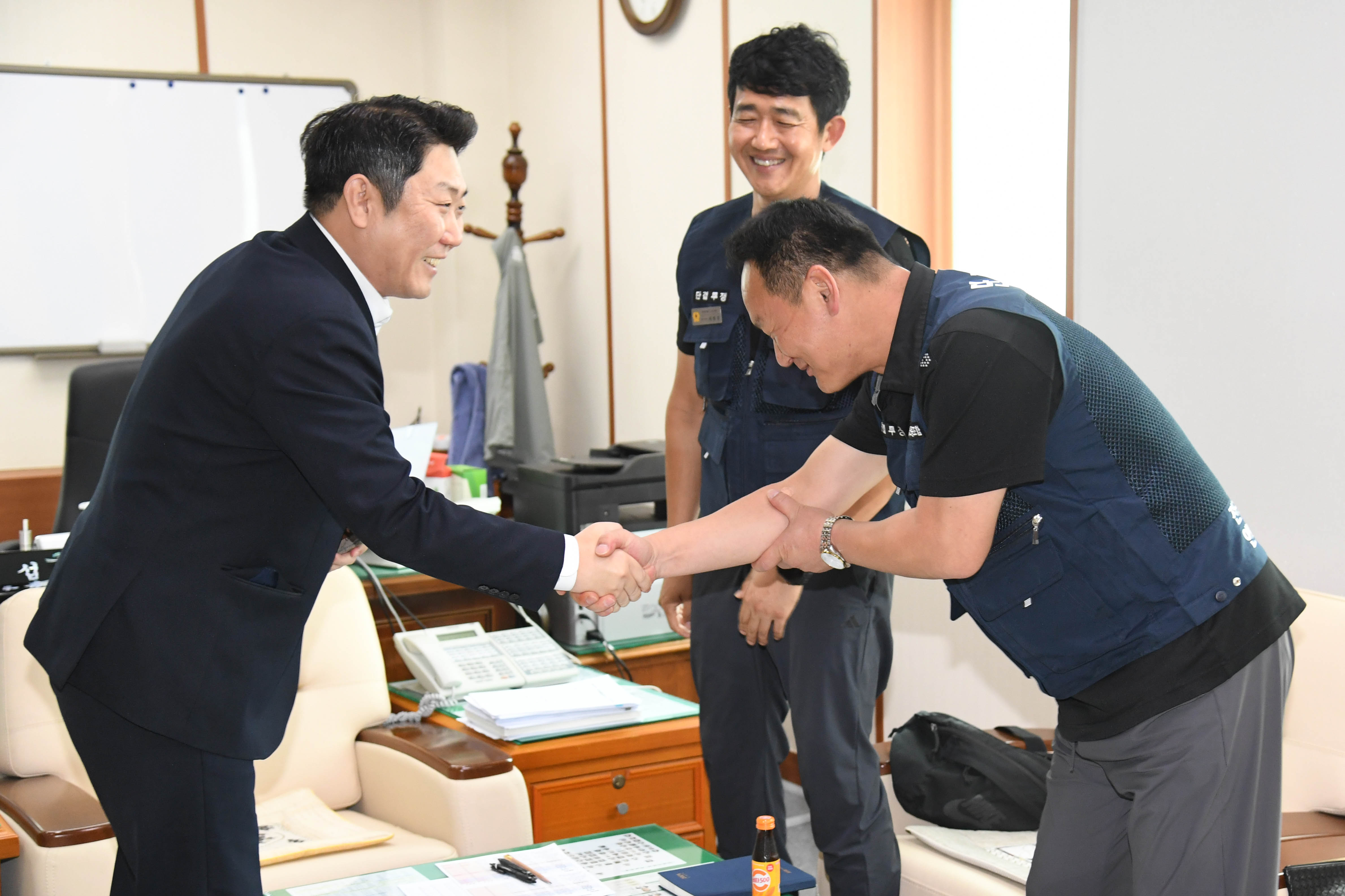 의장 직무대리 김종섭 부의장, 이화산업단지 불법주차 및 인명사고 위협 관련 민원 청취7