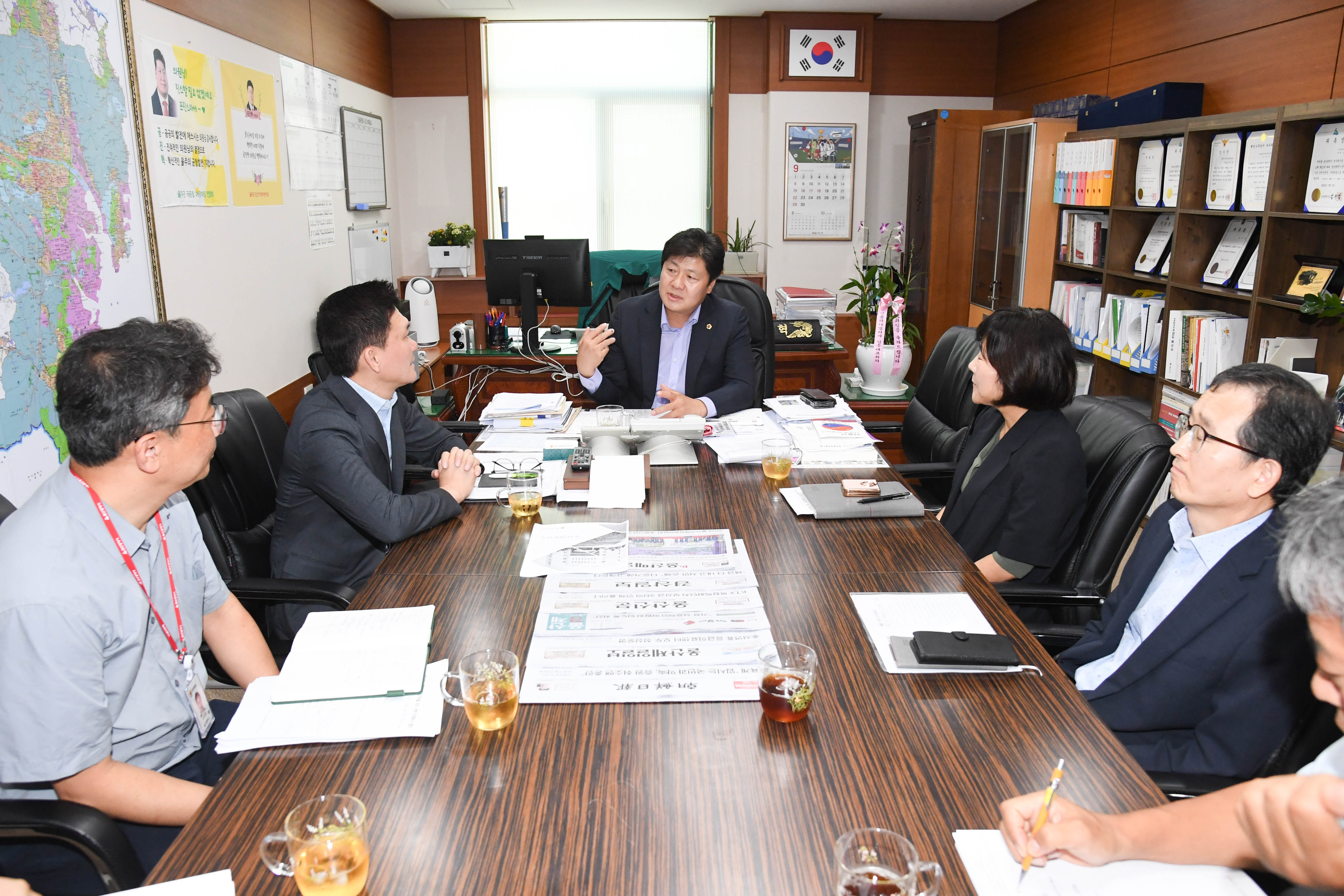 공진혁 의회운영위원장, 임시숙소 용도 가설건축물 축조 관련 관계부서 협의 간담회1