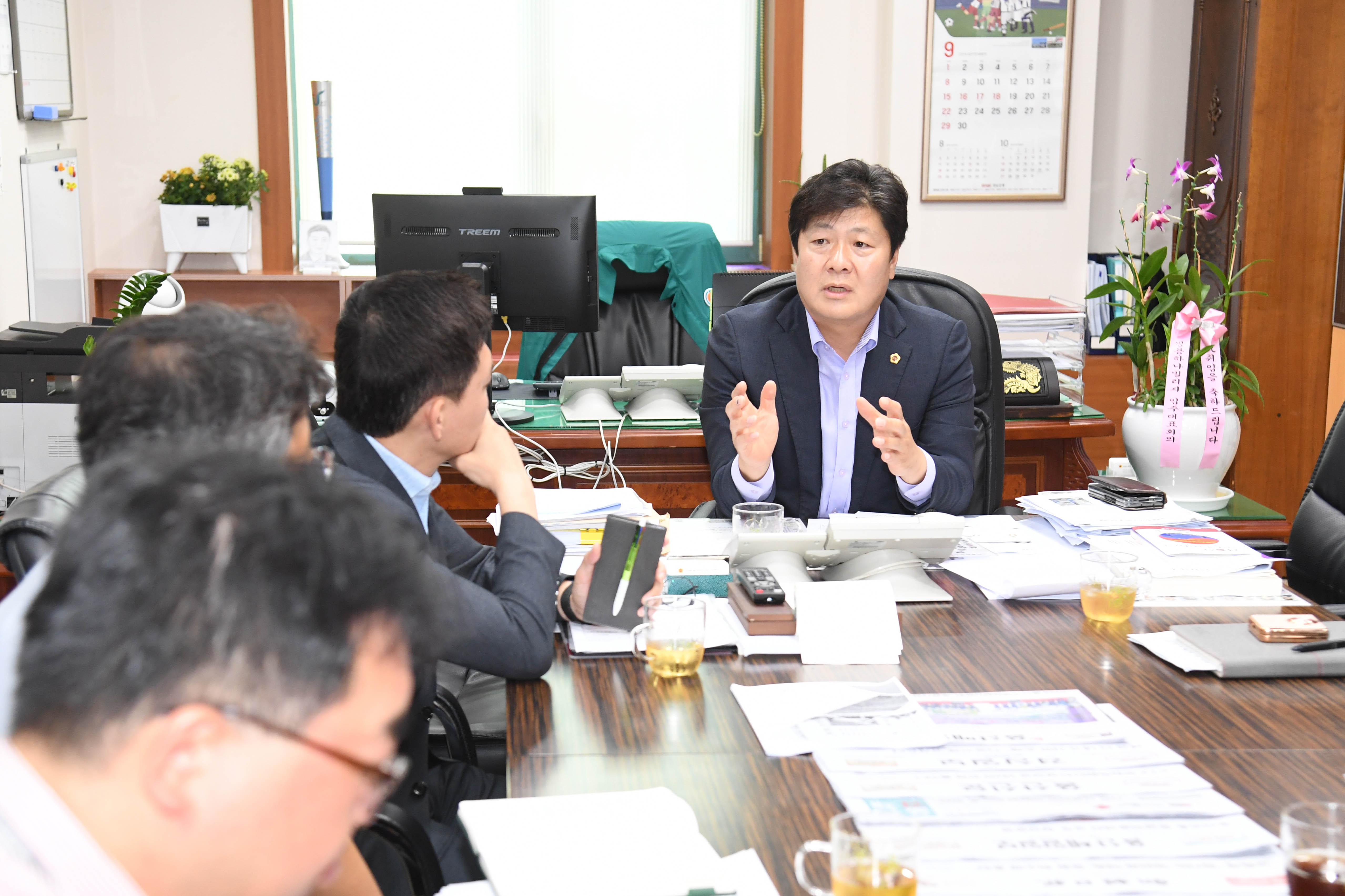 공진혁 의회운영위원장, 임시숙소 용도 가설건축물 축조 관련 관계부서 협의 간담회2