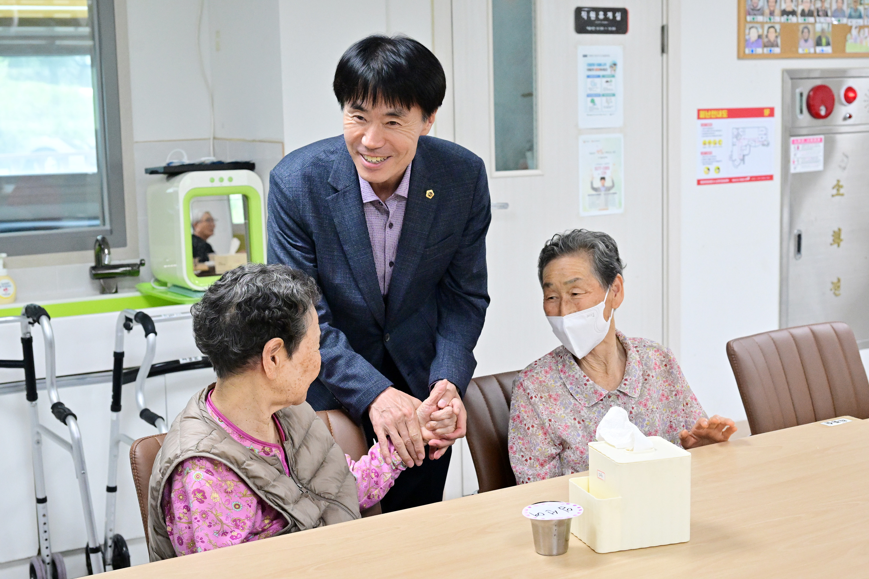 백현조 산업건설위원장·문석주·손근호 의원, 추석맞이 사회복지시설 위문4