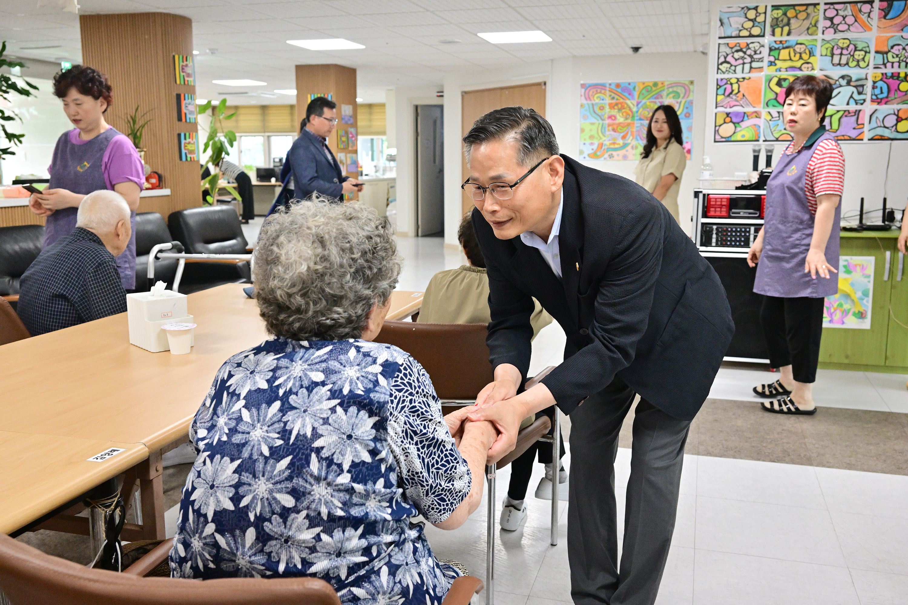 백현조 산업건설위원장·문석주·손근호 의원, 추석맞이 사회복지시설 위문7