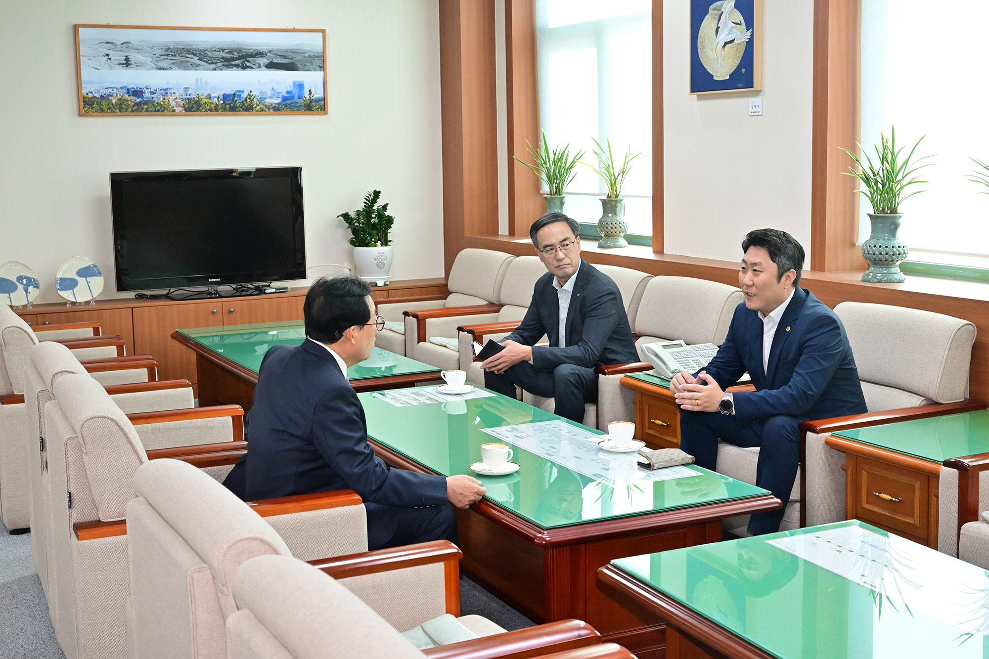 의장 직무대리 김종섭 부의장, 이채익 한국해운조합 이사장 환담3