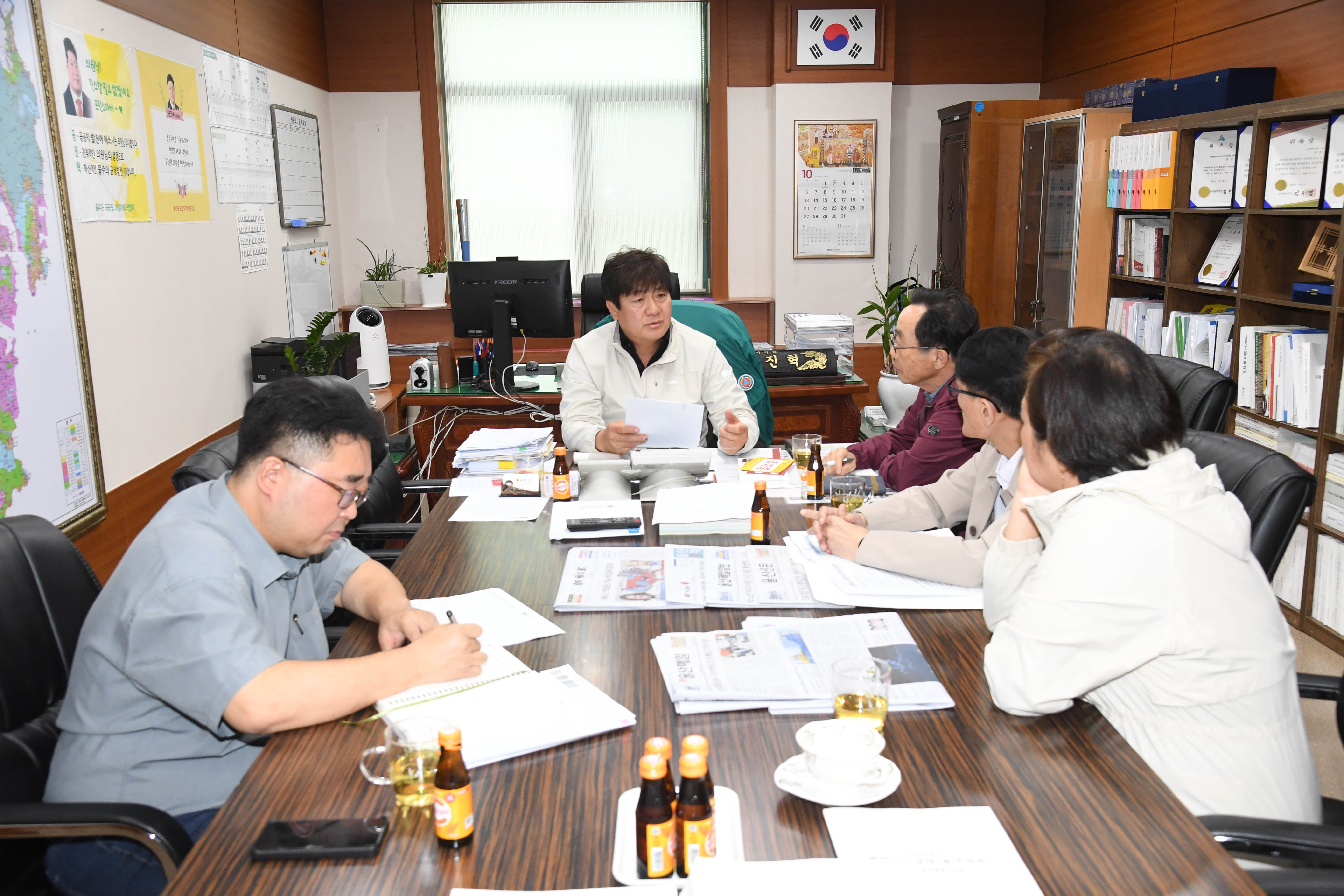 공진혁 의회운영위원장, 온양읍 발리 학교부지 관련 임원진들과 간담회2