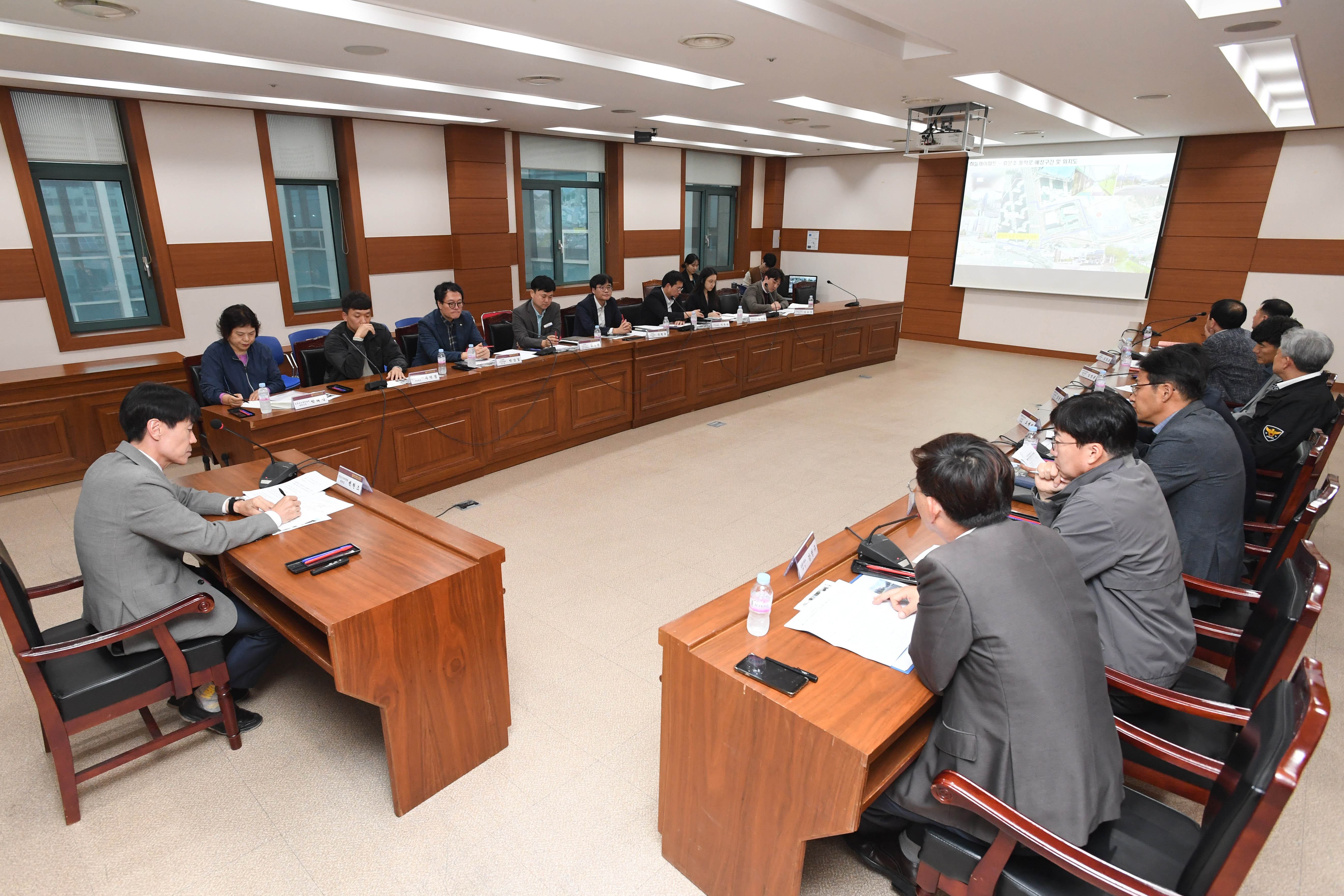 백현조 산업건설위원장, 통학로 안전확보 및 어린이보호구역 지정 관련 간담회7