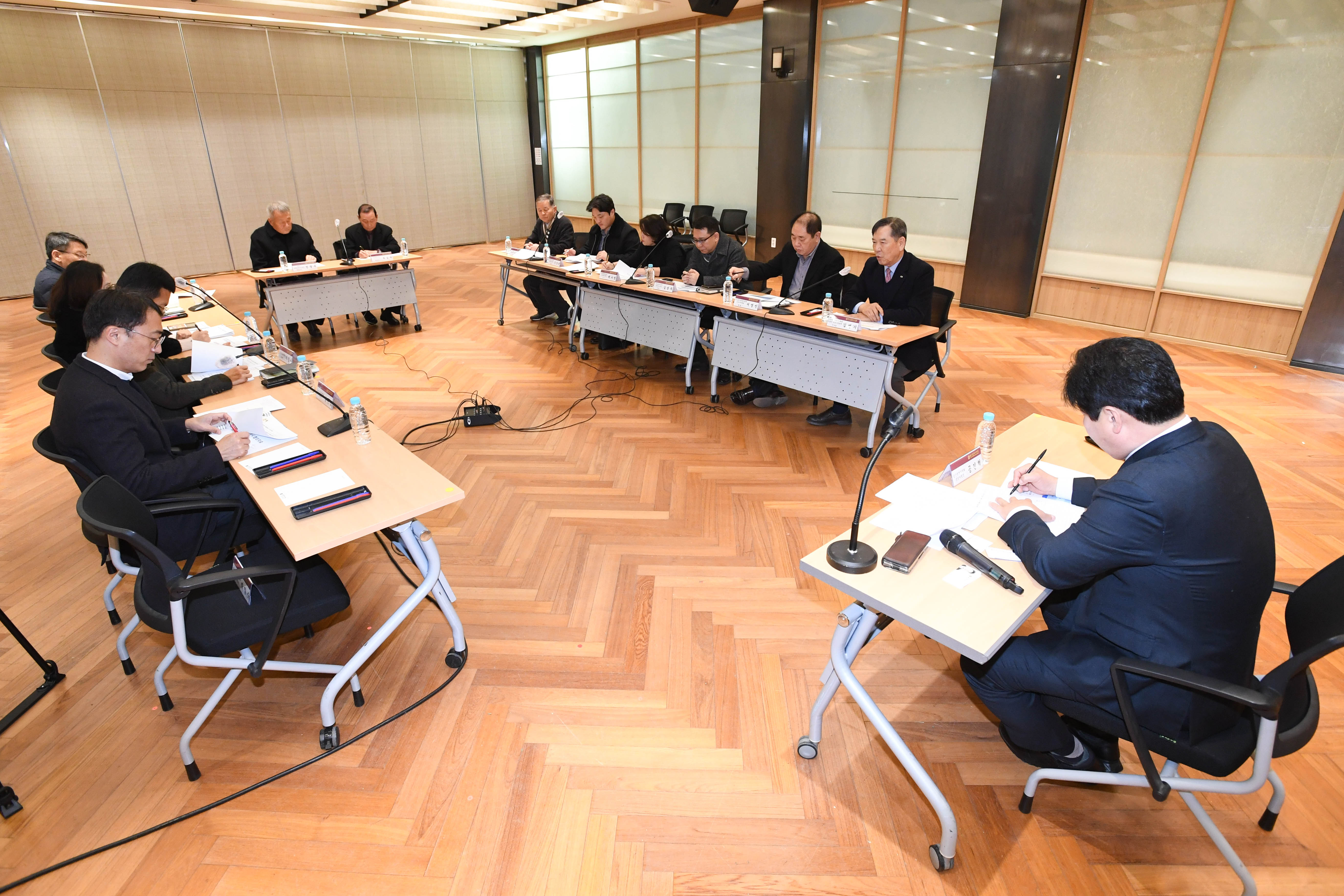 공진혁 의회운영위원장, 화물자동차 공영차고지 및 교통안전 관계자 간담회10