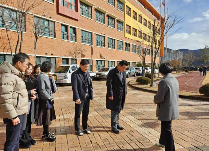 안대룡 교육위원장, 옥동 제3공립 특수학교 설립 예정지 및 관내 특수학교 현장점검 6