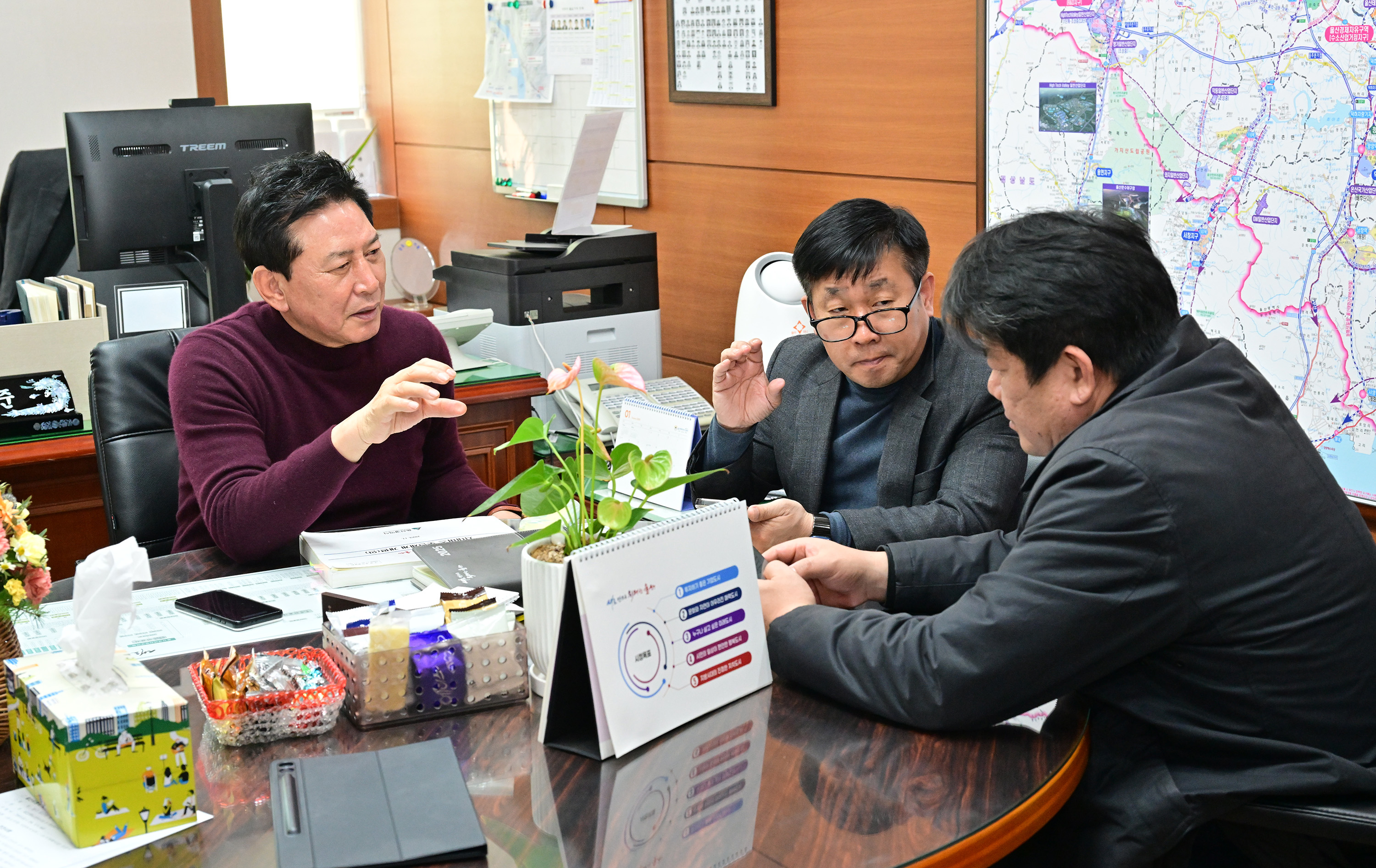 홍유준 문화복지환경위원장, 동구 시내버스 노선개편 관련 의견청취 간담회1