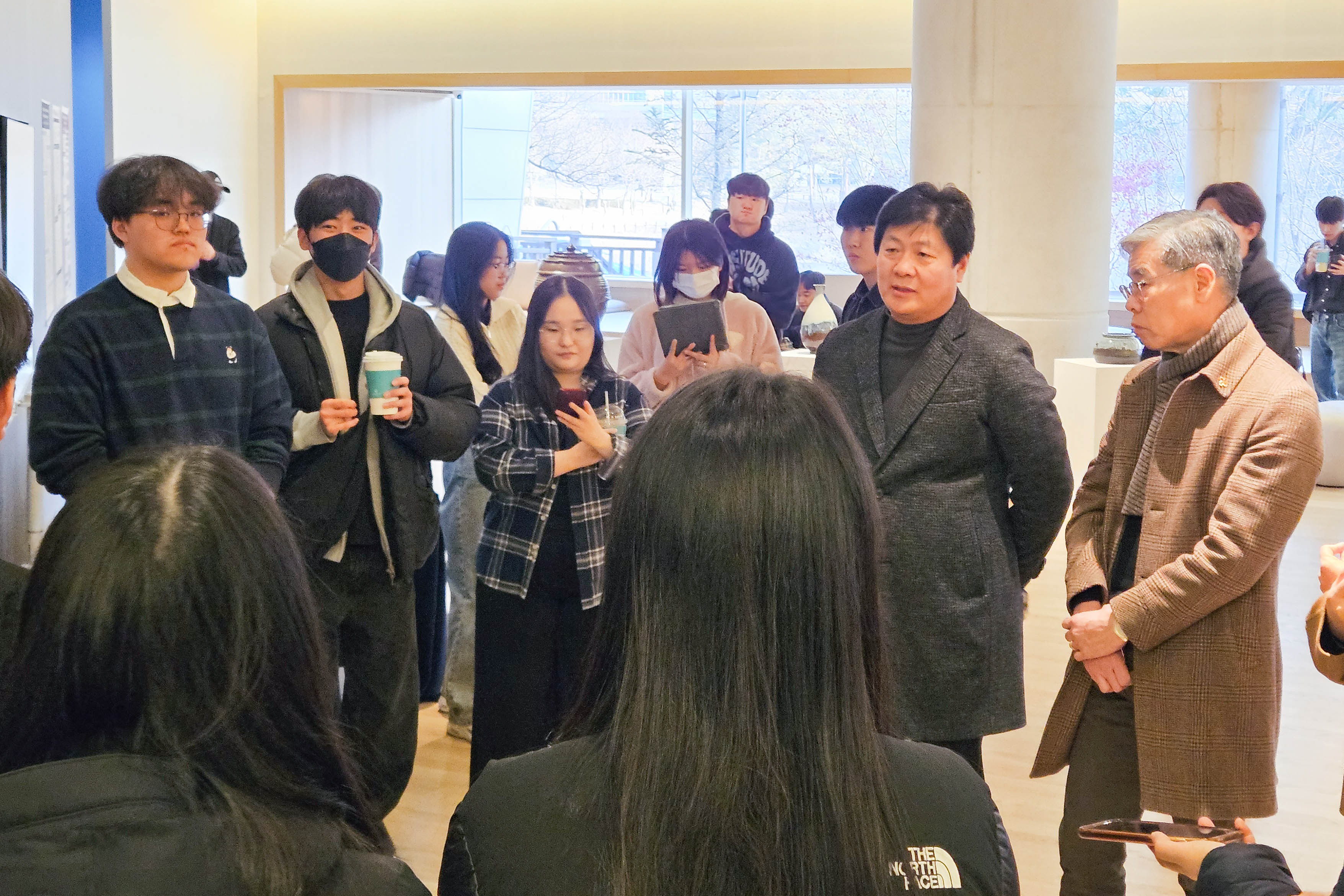 공진혁 의회운영위원장, 공동체의 지속가능성과 지역문화 연구 프로젝트 전시 참석4