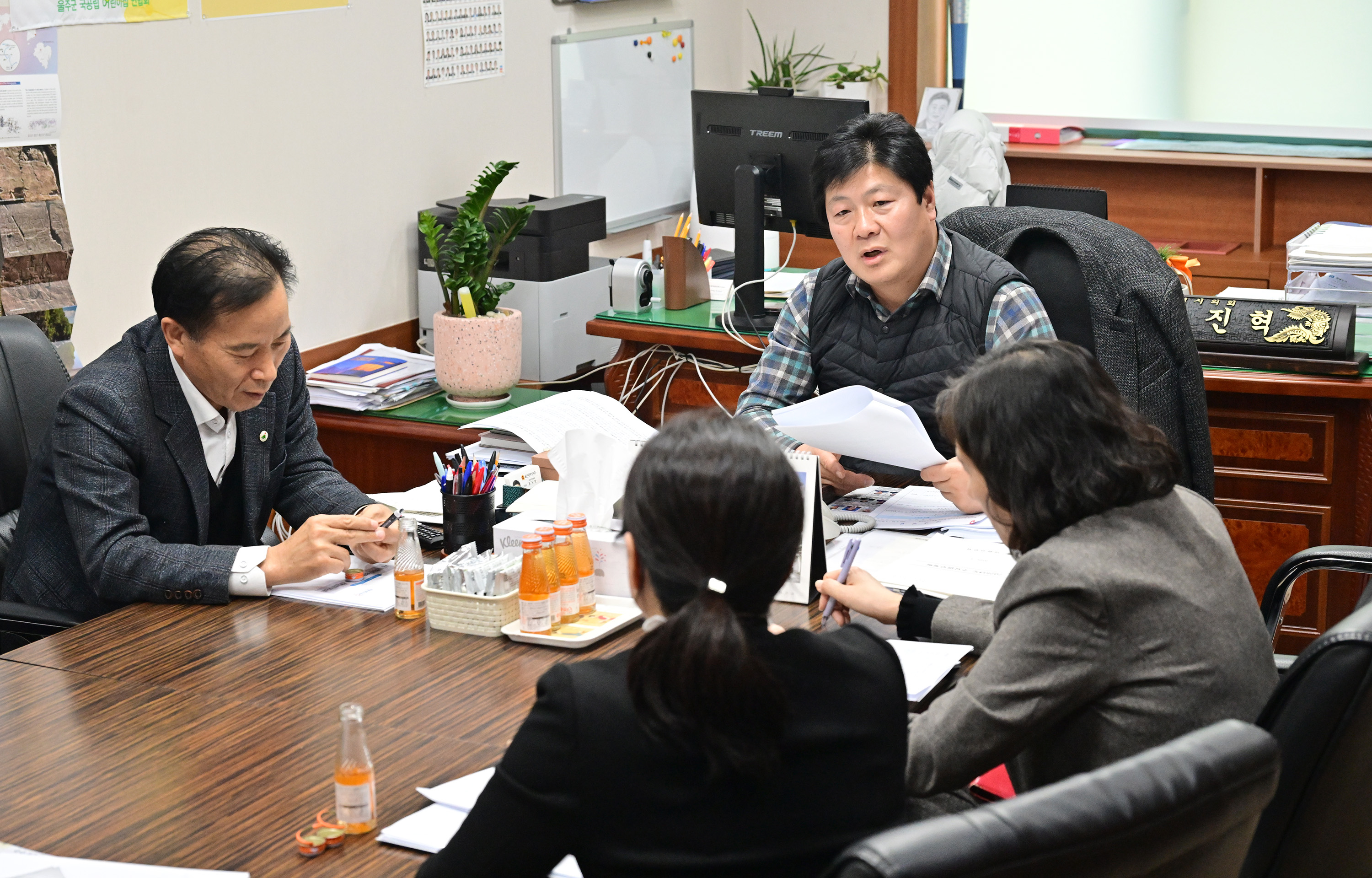 공진혁 운영위원장, 울주군 2025년도 중점 추진사업에 대한 업무보고 청취1