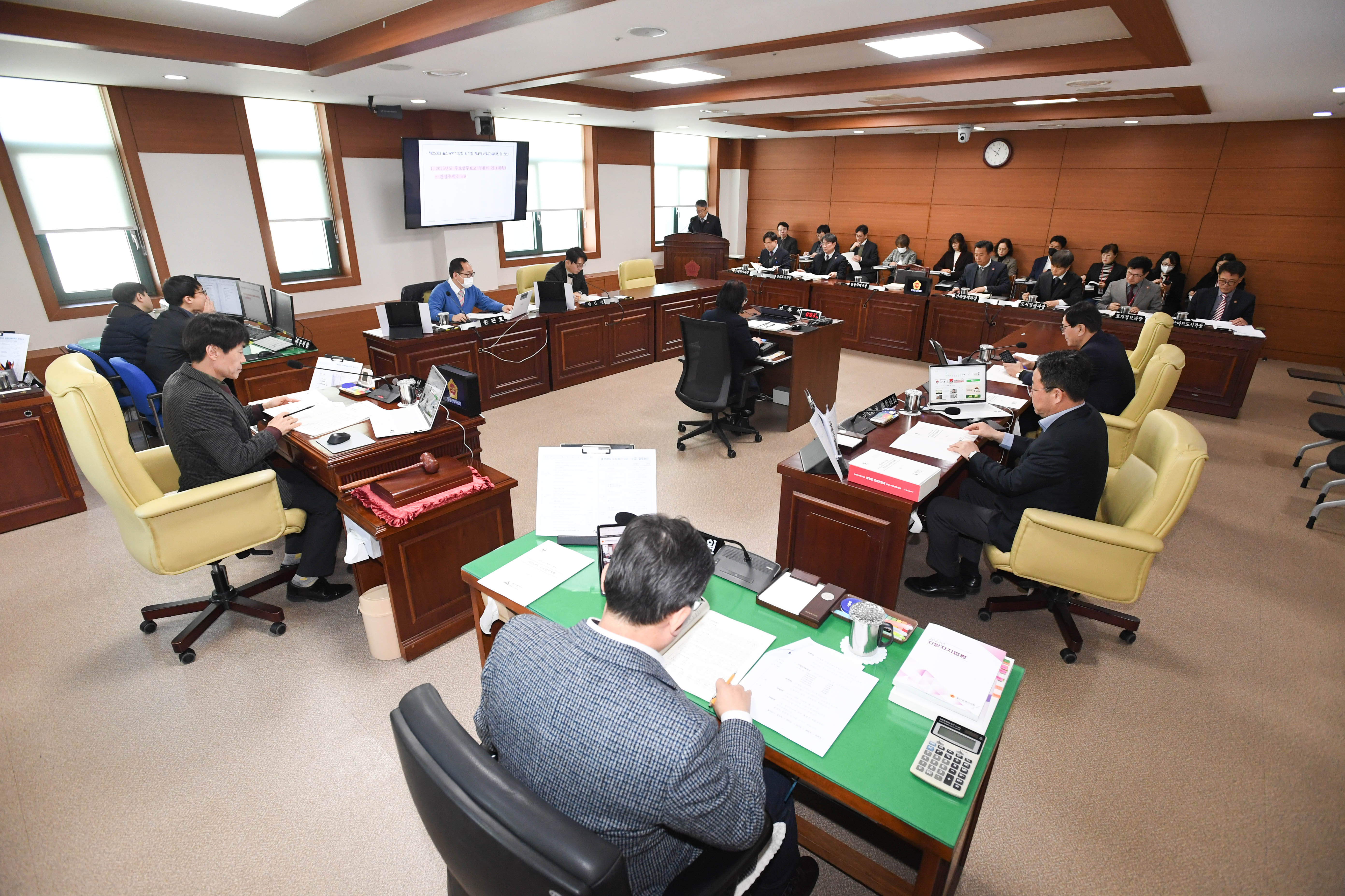 산업건설위원회, 건설주택국·종합건설본부 소관 2025년도 주요업무보고 청취2