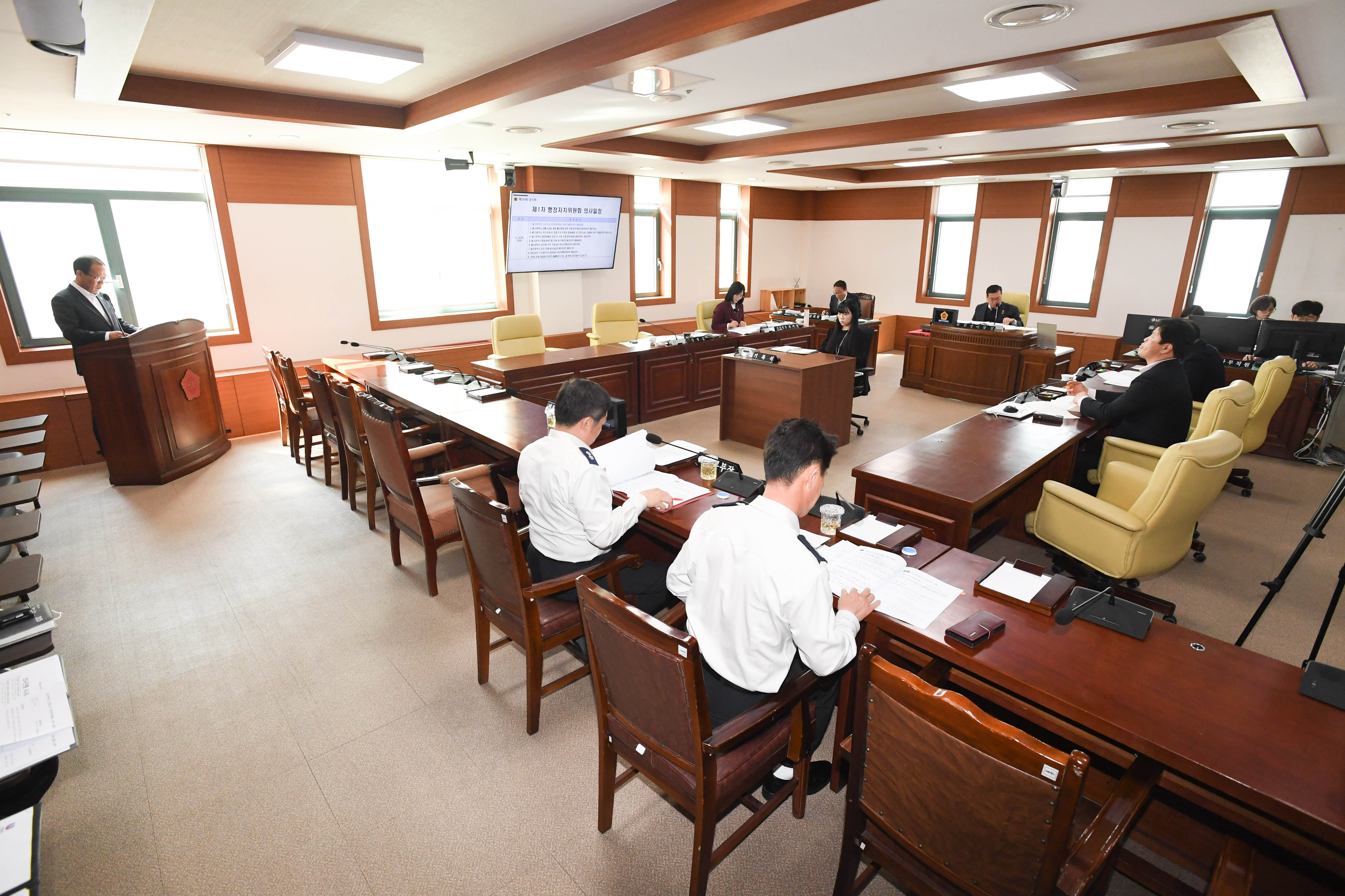 행정자치위원회, 울산광역시 119구급 안전취약계층 지원 조례안 등 심사3