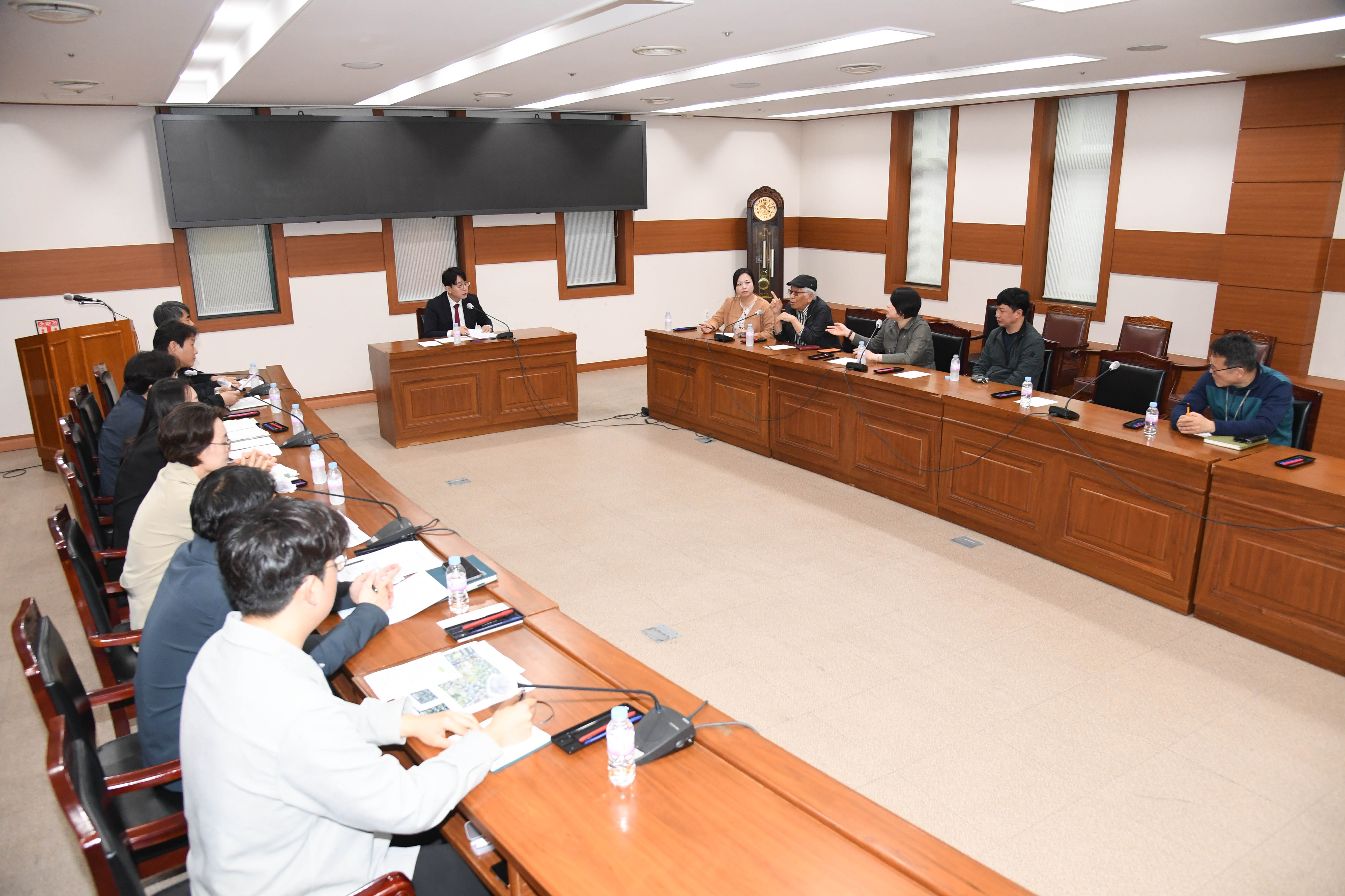 방인섭 의원, 봉월로 아파트공사장 민원 대책협의 간담회7