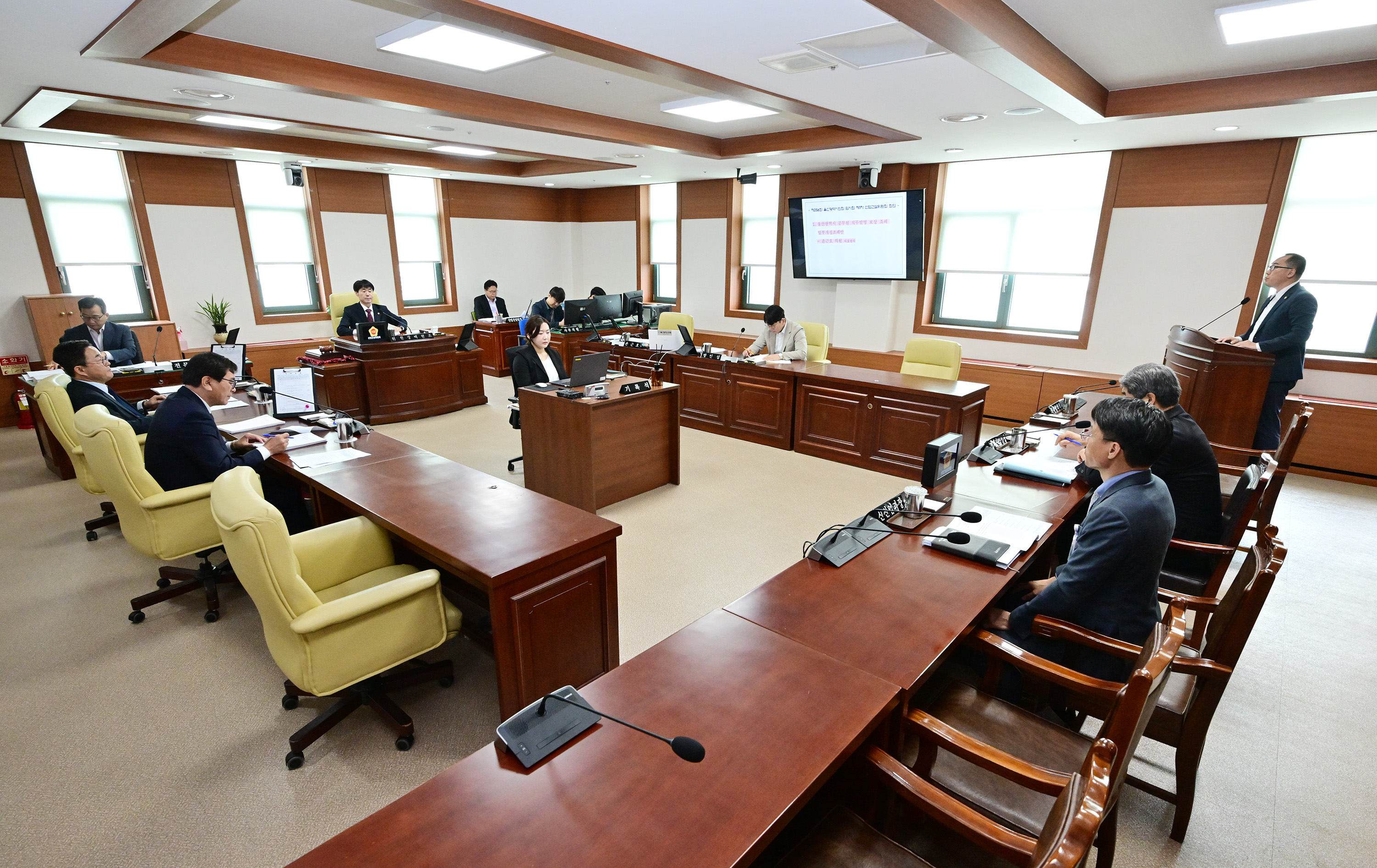산업건설위원회 조례안 심사2
