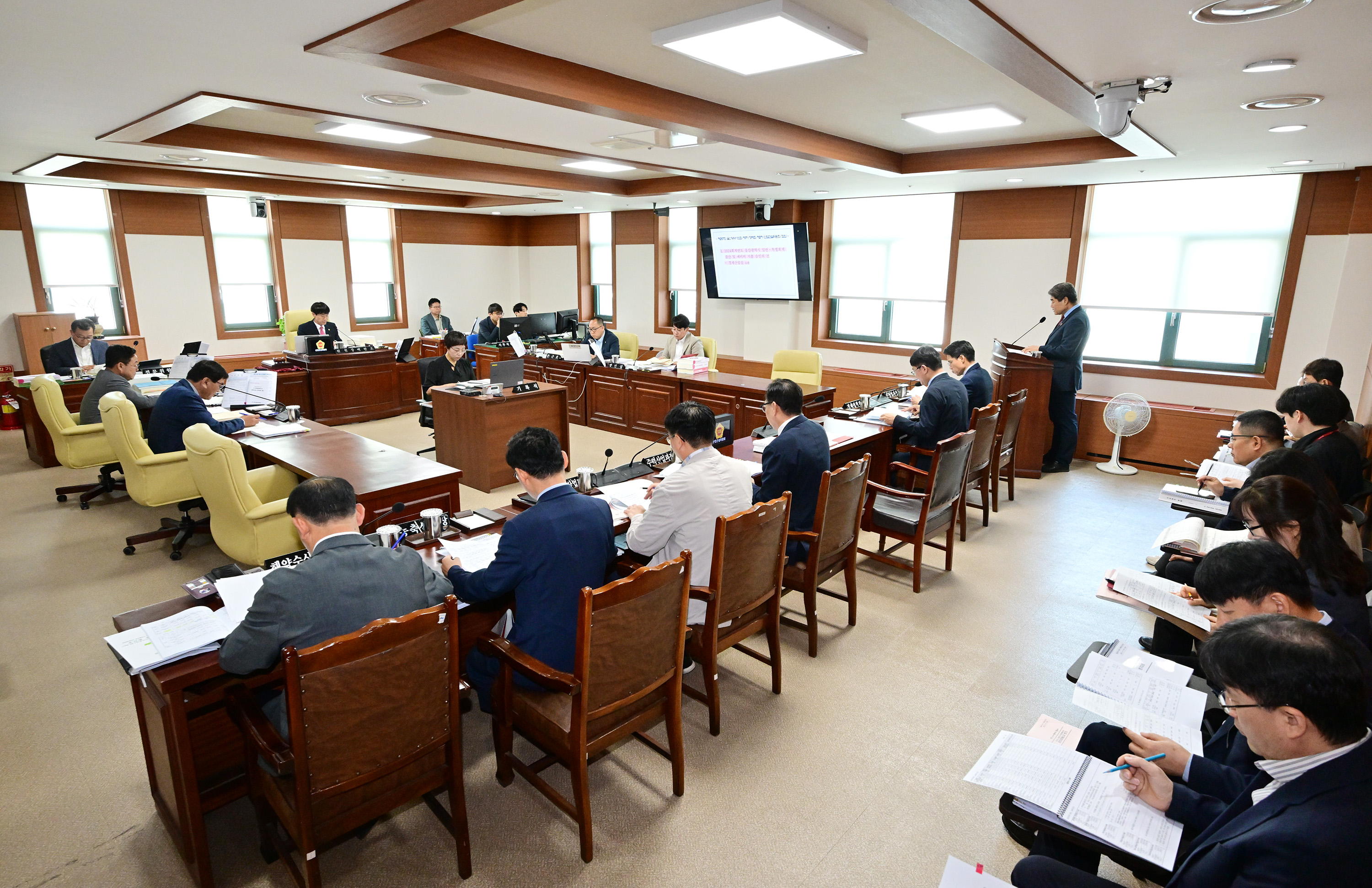 산업건설위원회, 경제산업실 소관 2024회계연도 결산 및 추가경정예산안 등 심사3