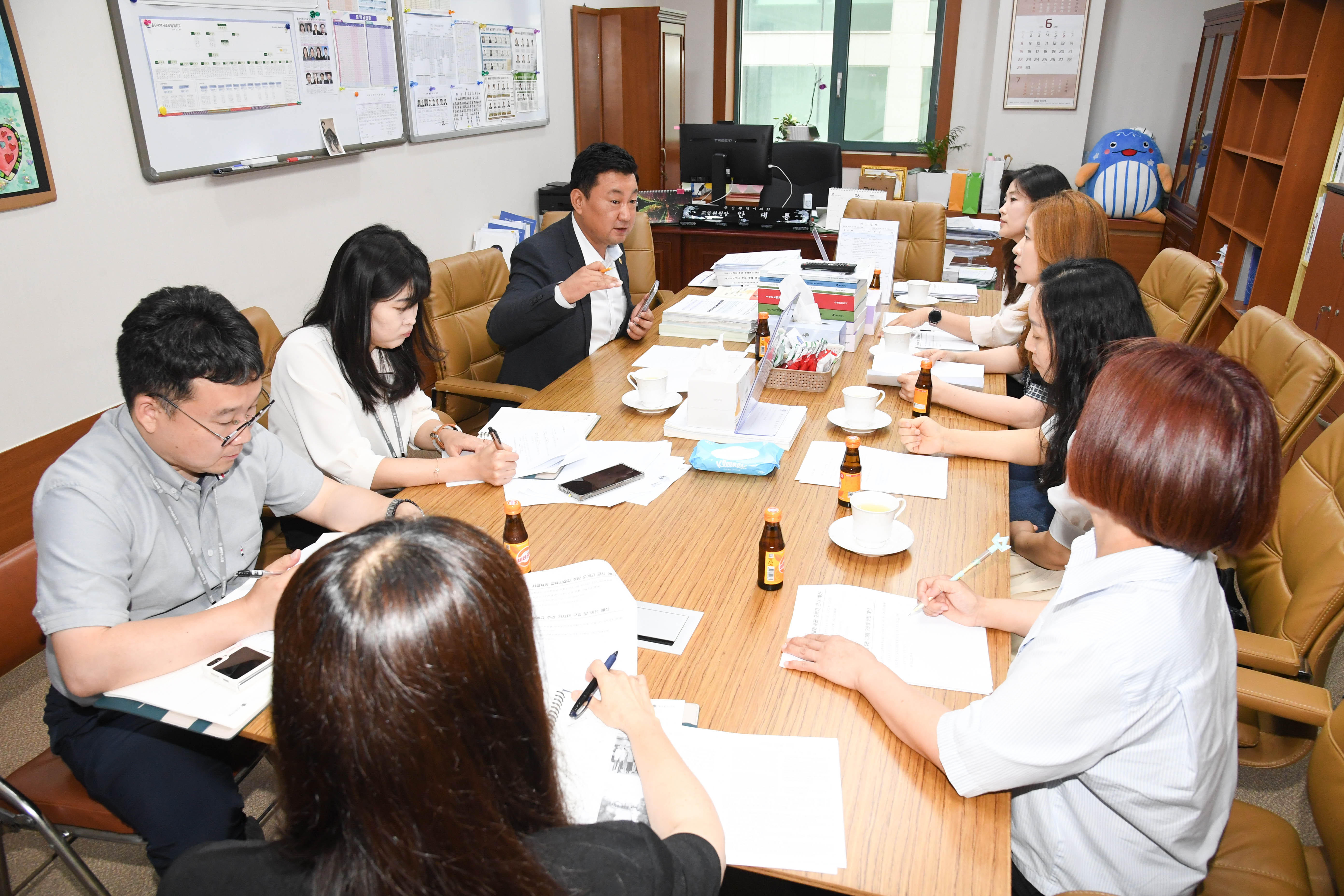안대룡 교육위원장, 호계고 고교학점제 공간조성 관련 간담회2