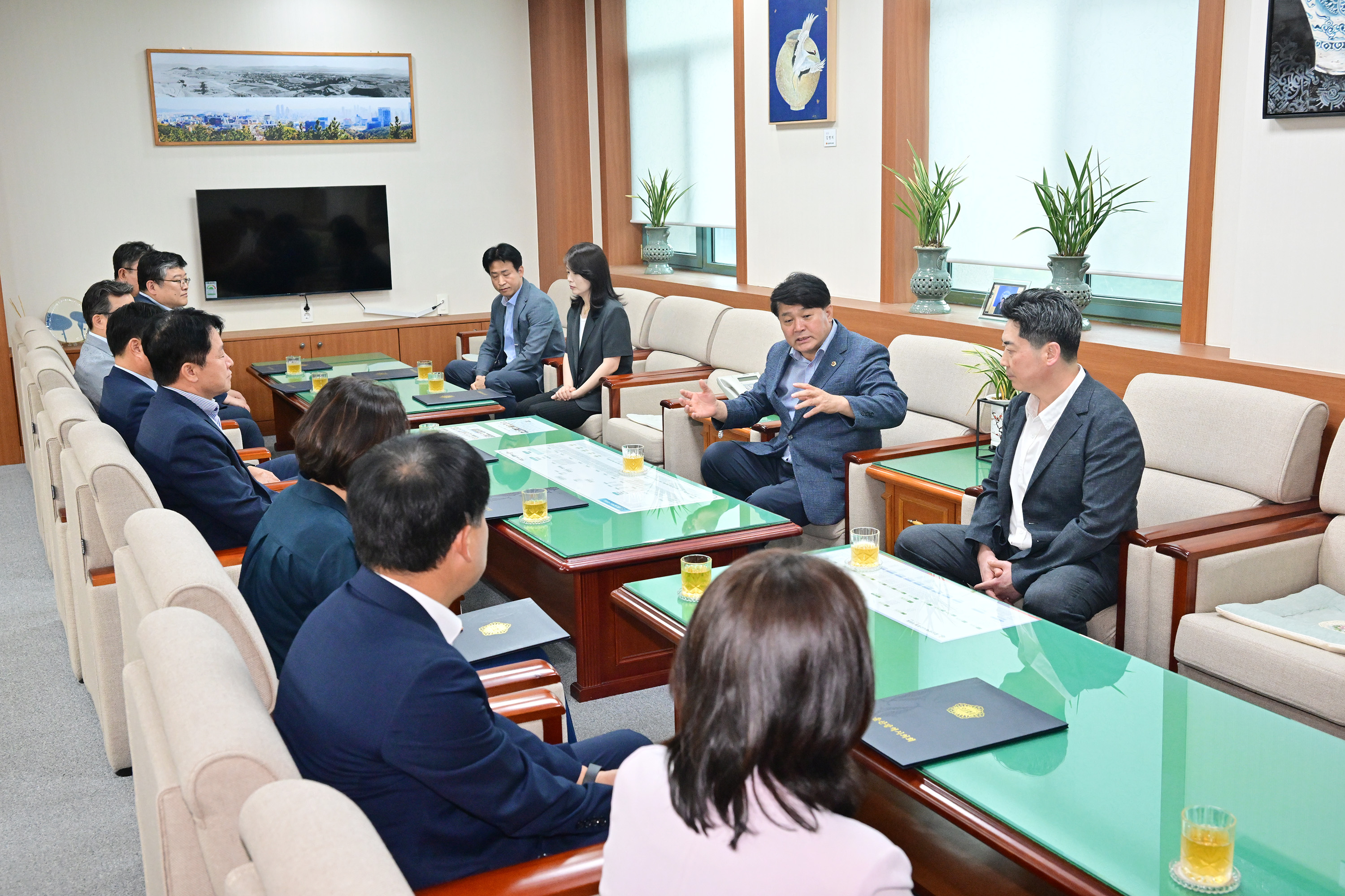 울산광역시의회 2025년 하반기 정기인사 5급 이상 인사발령 임용장 수여17