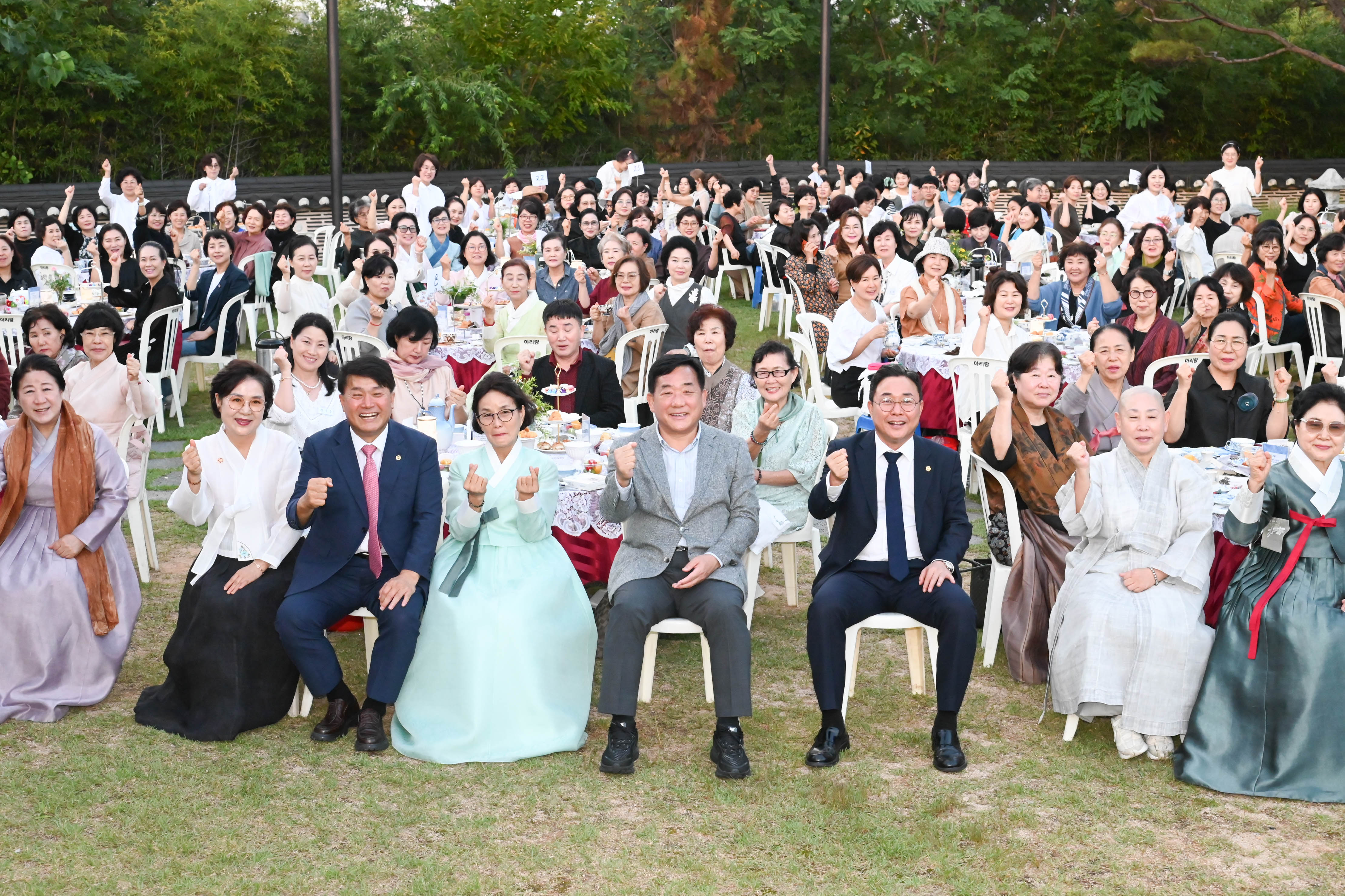 꽃향기 홍차향기 날리며1
