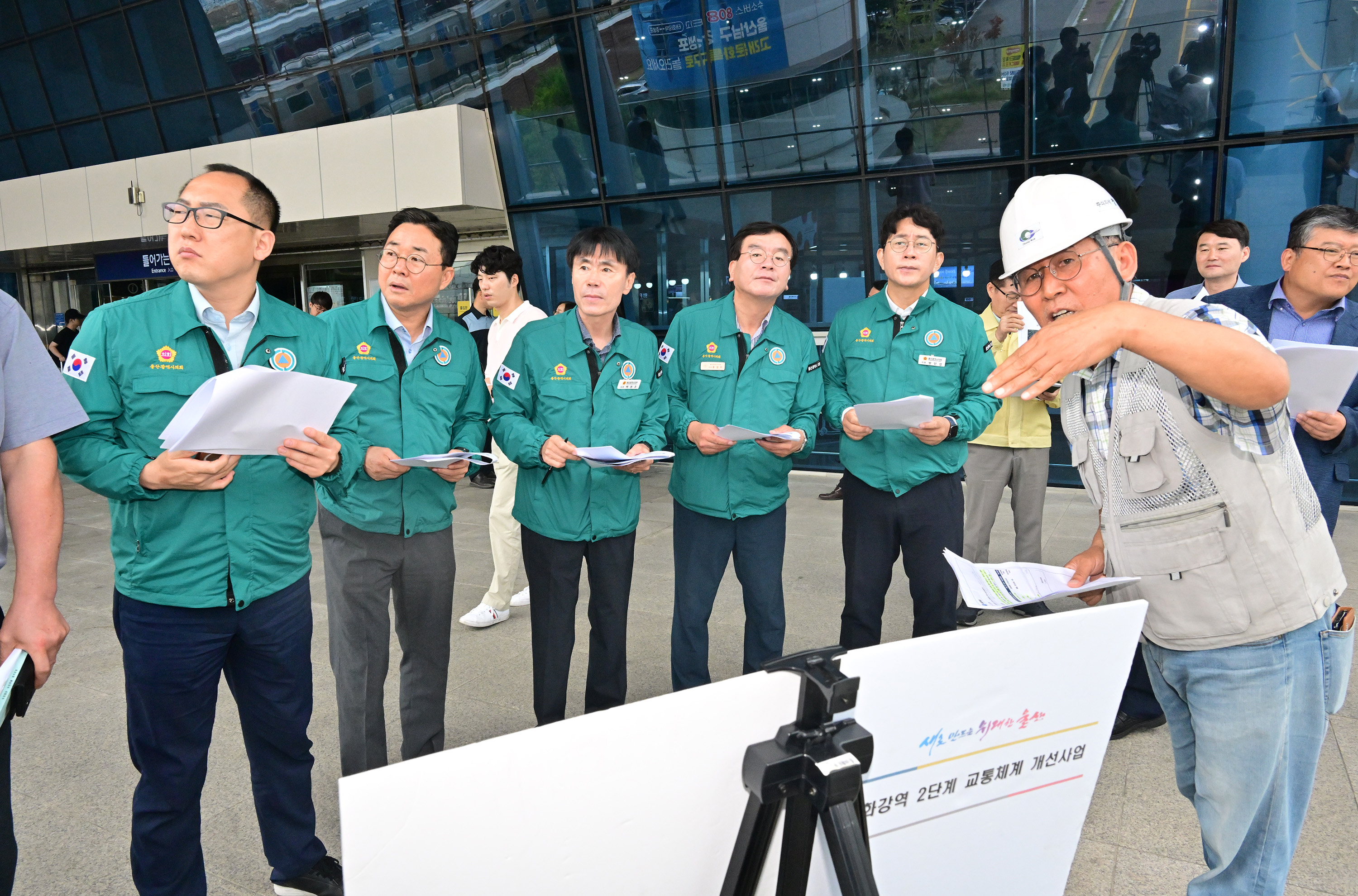 산업건설위원회, 태화강역·농수산물도매시장 현장 점검1