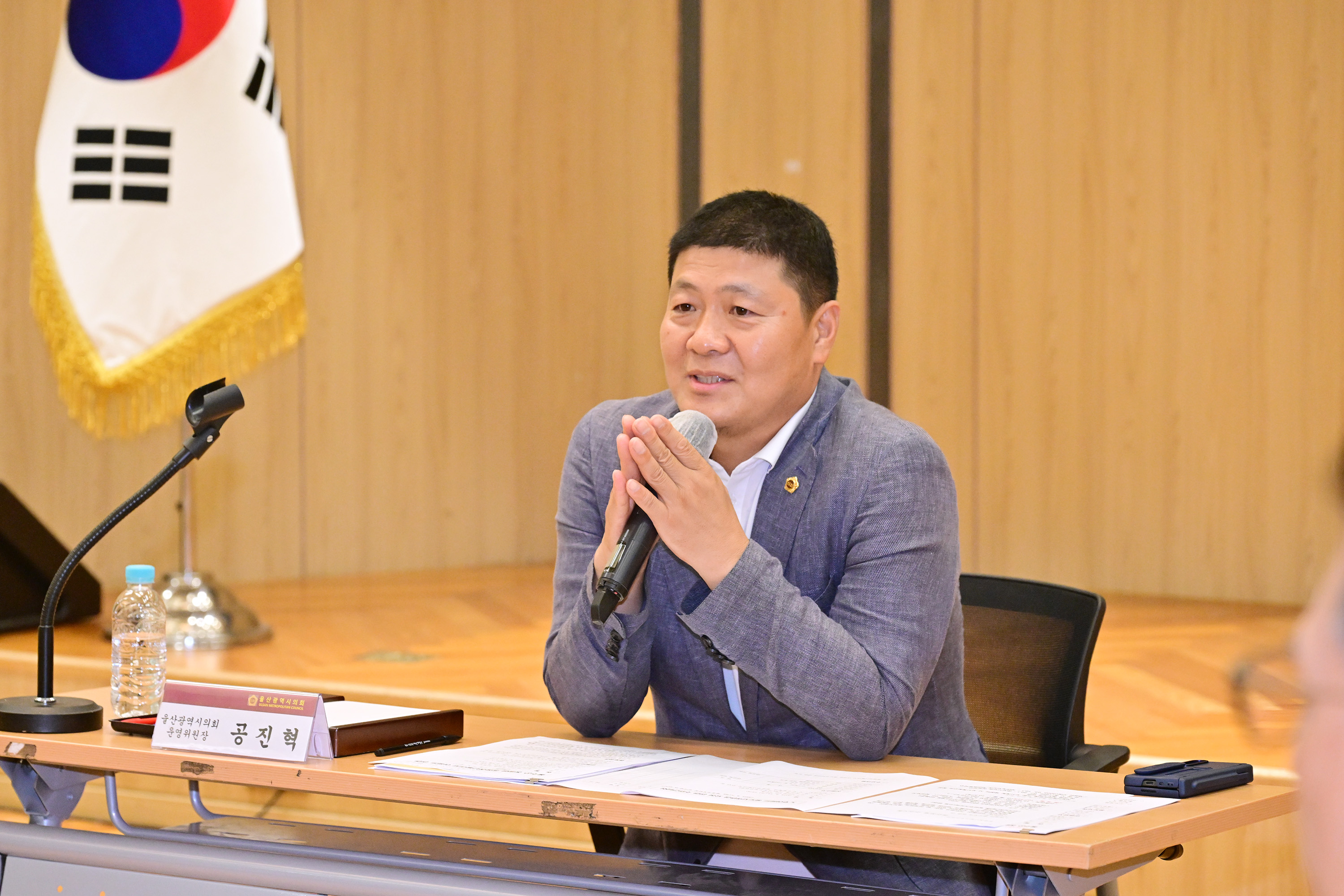 공진혁 운영위원장, 노후아파트 용도지역변경 요청 관련 주민간담회6