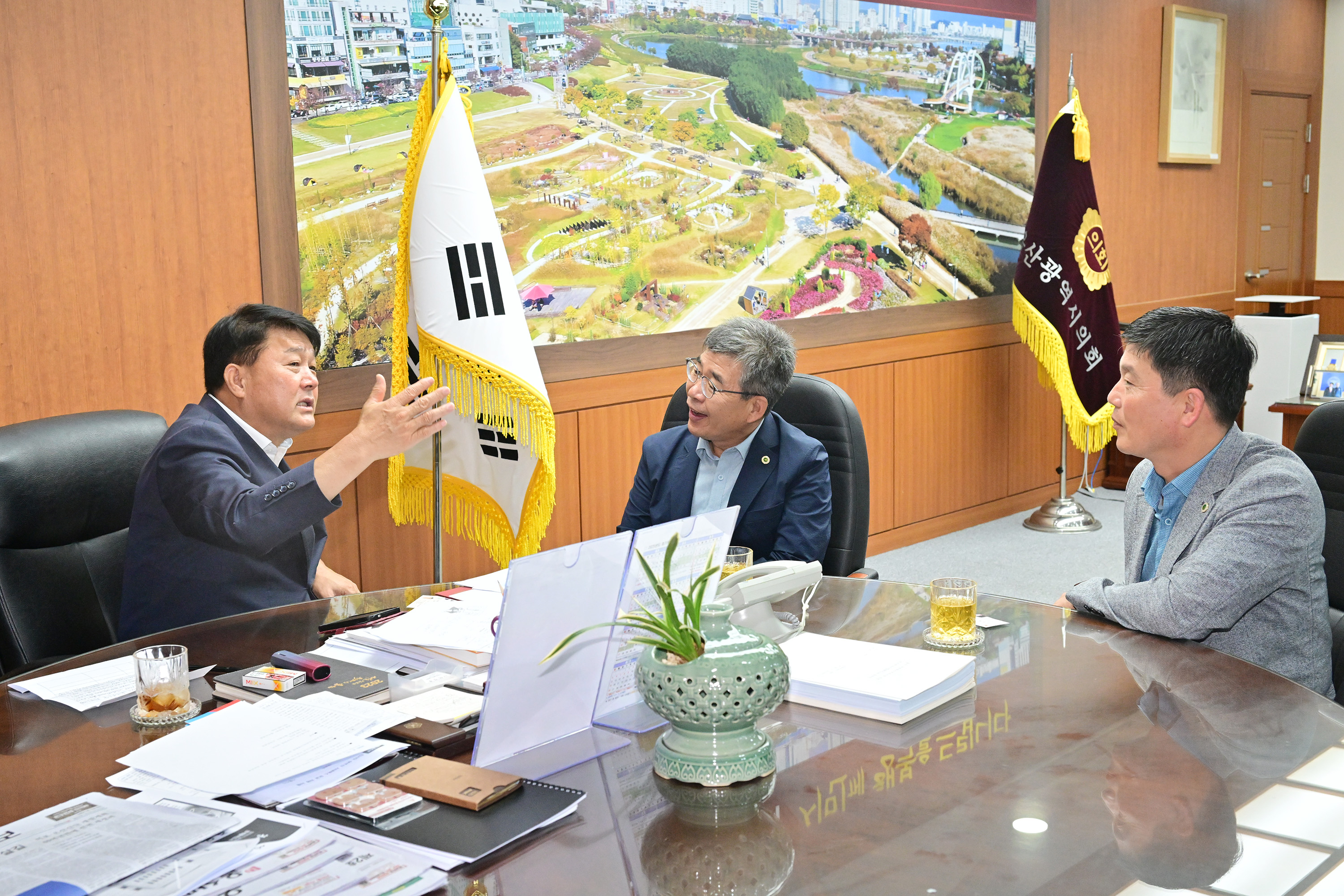이성룡 의장, 한국후계농업경영인 울산광역시연합회 환담3