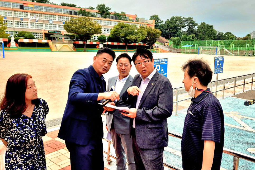 권순용 의원, 여천초‘그린스마트 미래학교’사업 추진 현황 청취1
