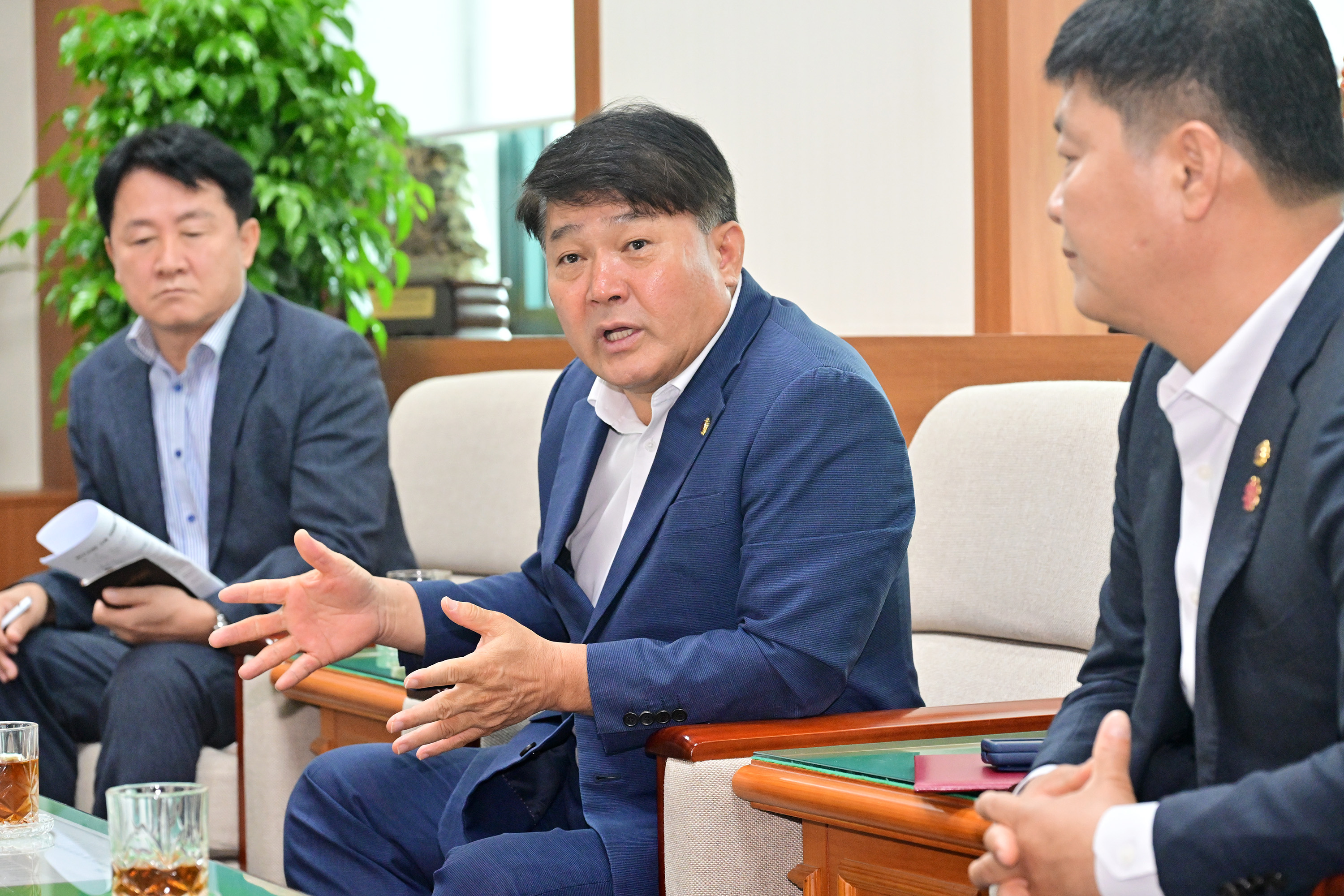 울산광역시의회, 조례 입법평가 위원 위촉 및 연구용역 중간보고회13