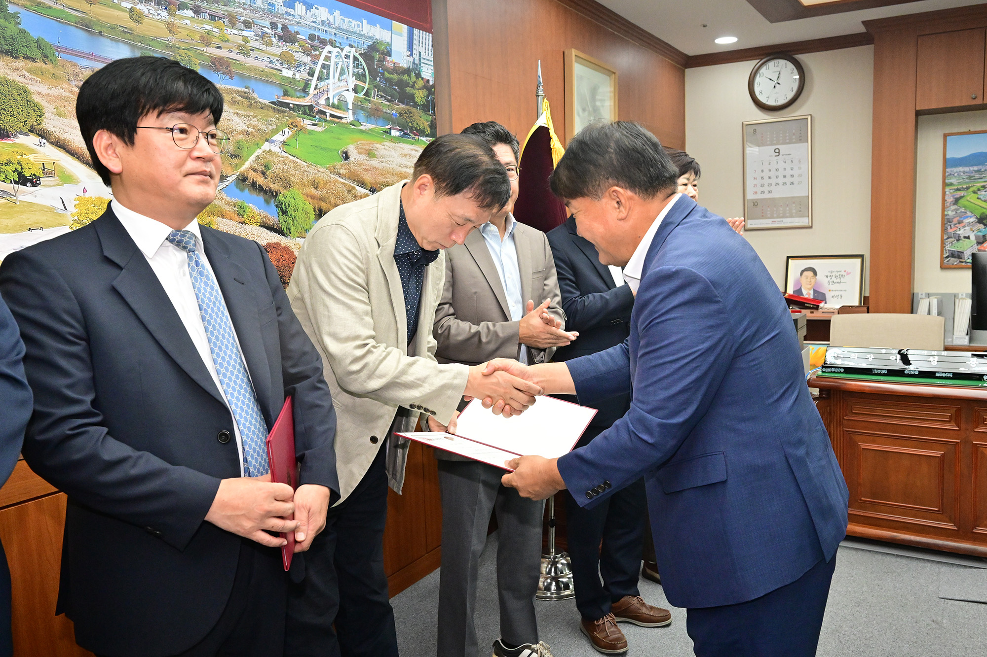 울산광역시의회, 조례 입법평가 위원 위촉 및 연구용역 중간보고회8