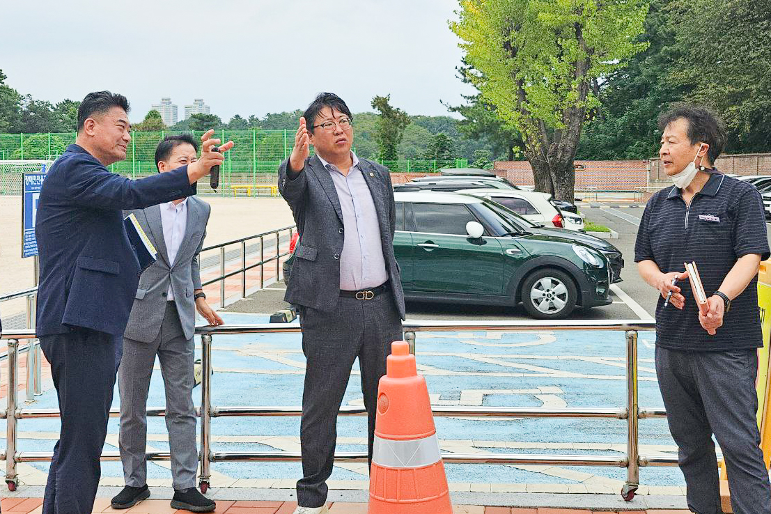 권순용 의원, 여천초‘그린스마트 미래학교’사업 추진 현황 청취2