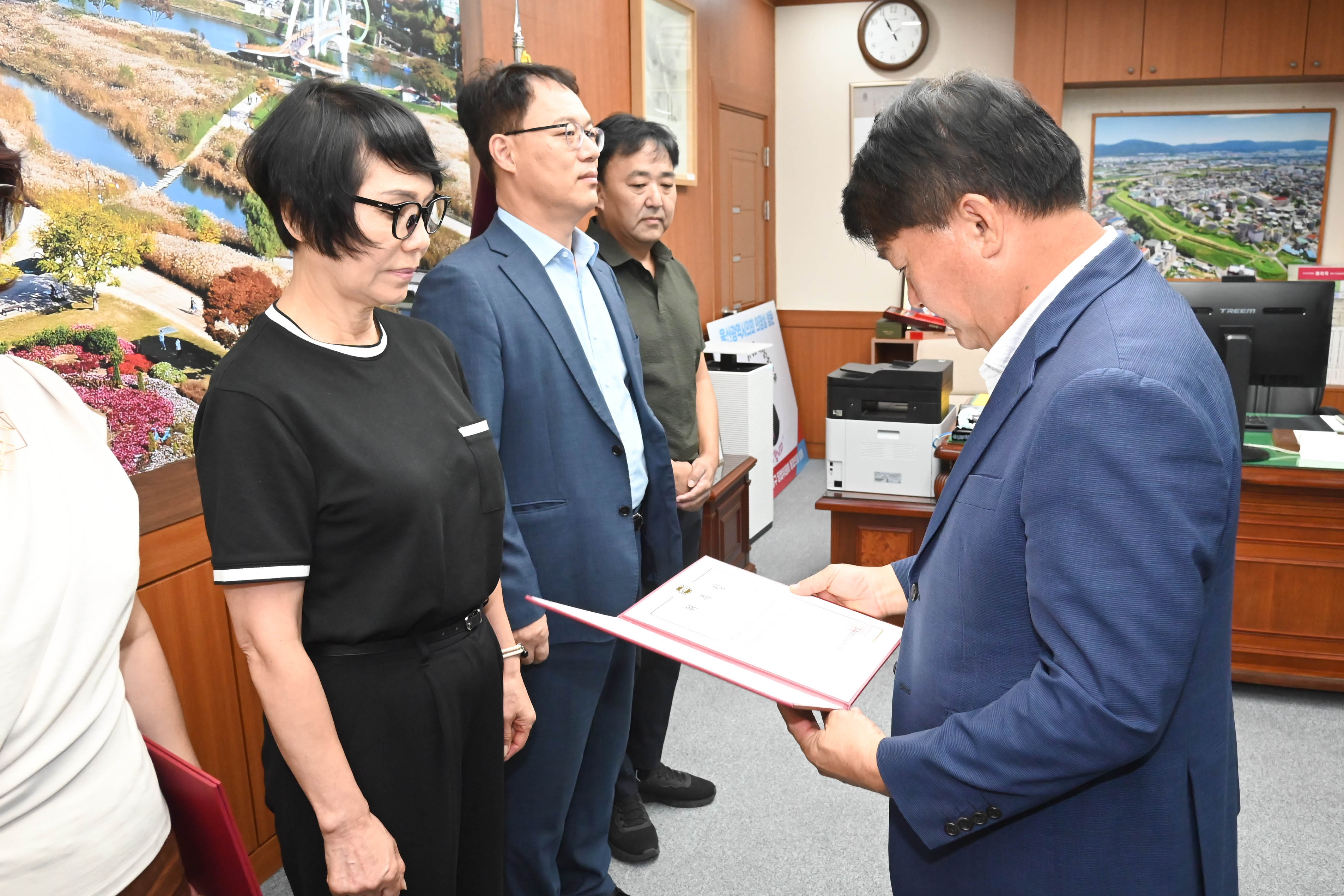 이성룡 의장, 울산시의회 행동강령운영 자문위원회위원 위촉장 수여5