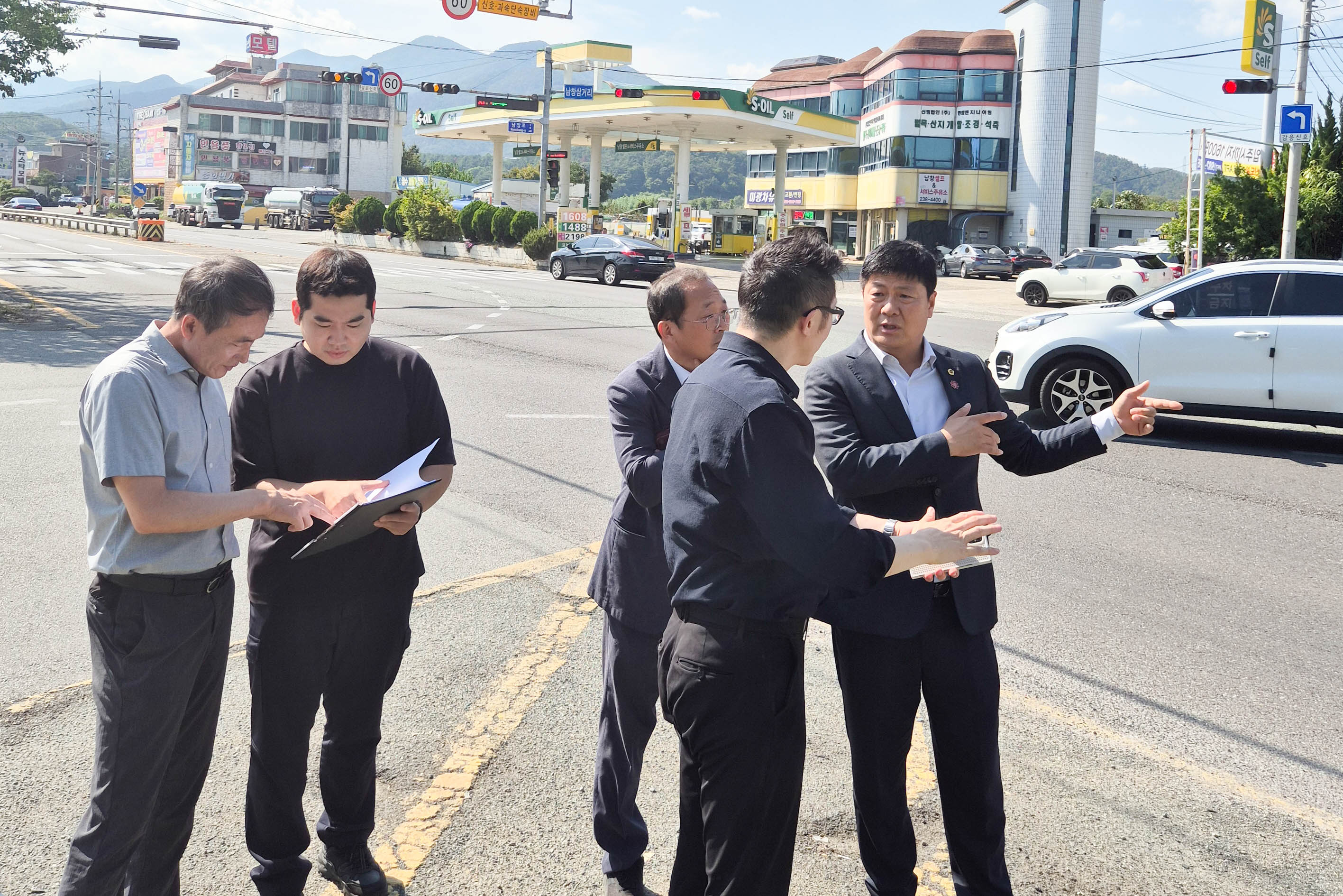 공진혁 의회운영위원장, 남창 삼거리 교통신호 체계 개선 현장 점검3