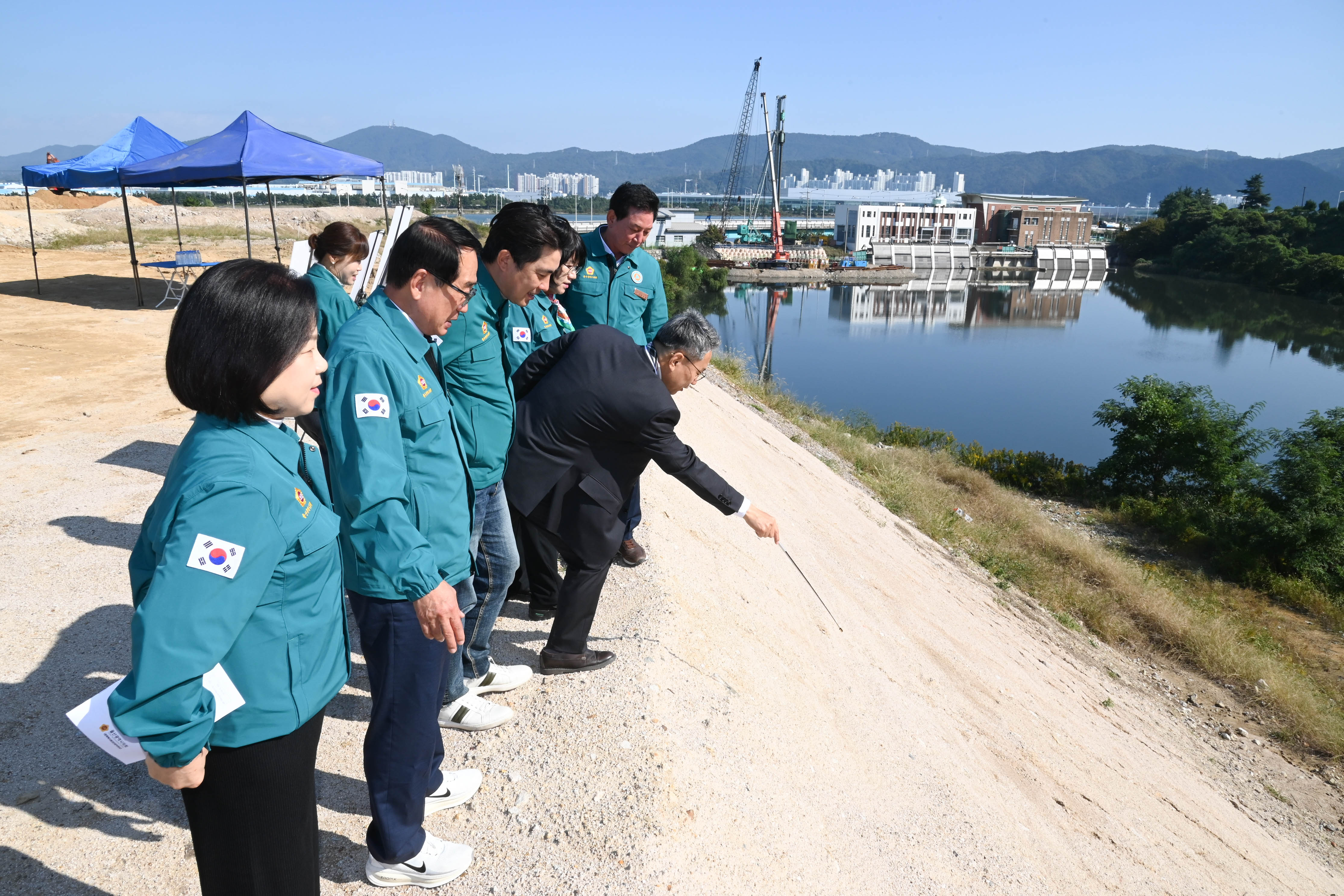 문화복지환경위원회, 행정사무감사 대비 생태복원 중인 삼산·여천매립장 등 주요 현장점검12