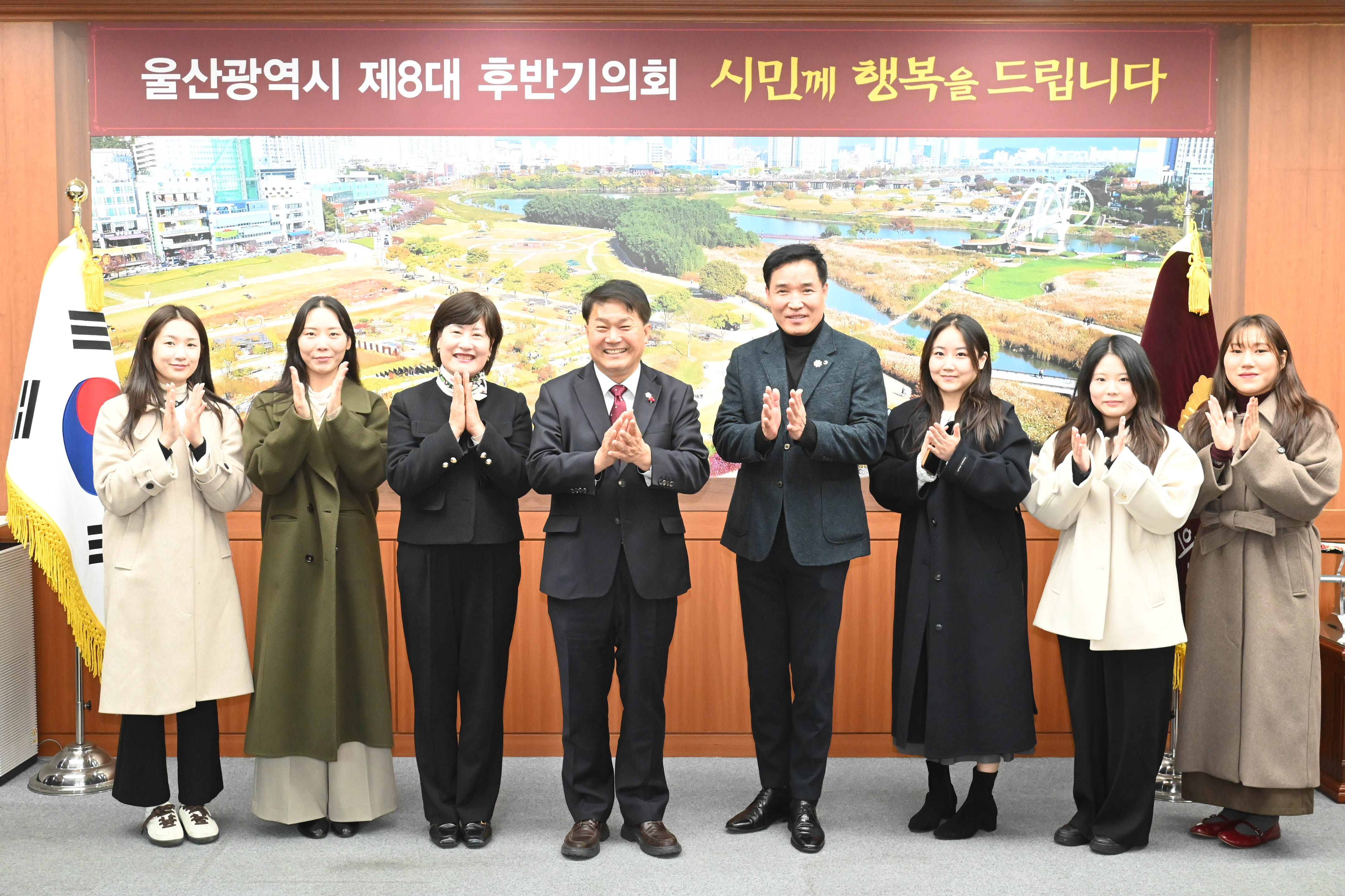 이성룡 의장, 청소년활동진흥센터 관계자들과 환담1