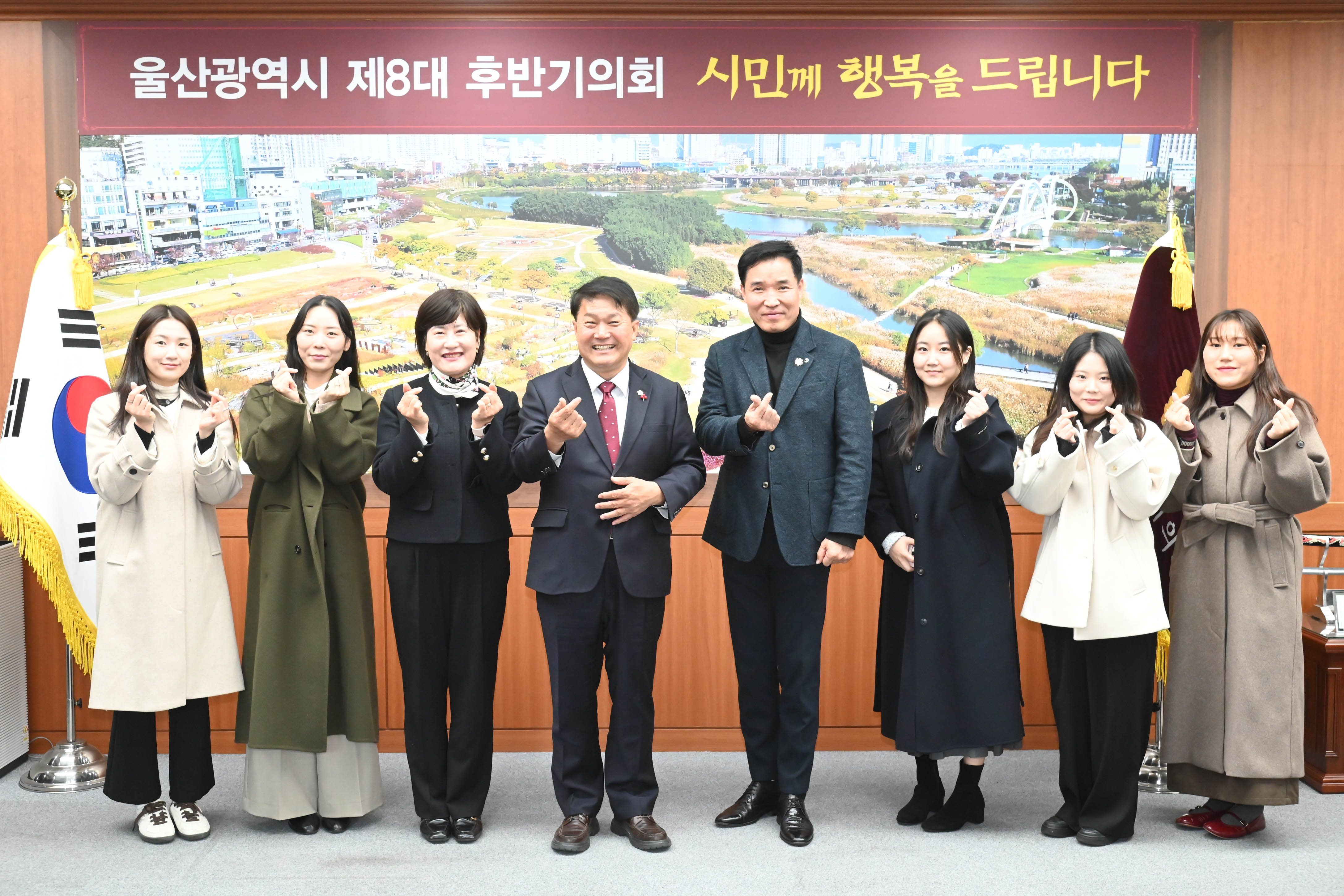 이성룡 의장, 청소년활동진흥센터 관계자들과 환담3